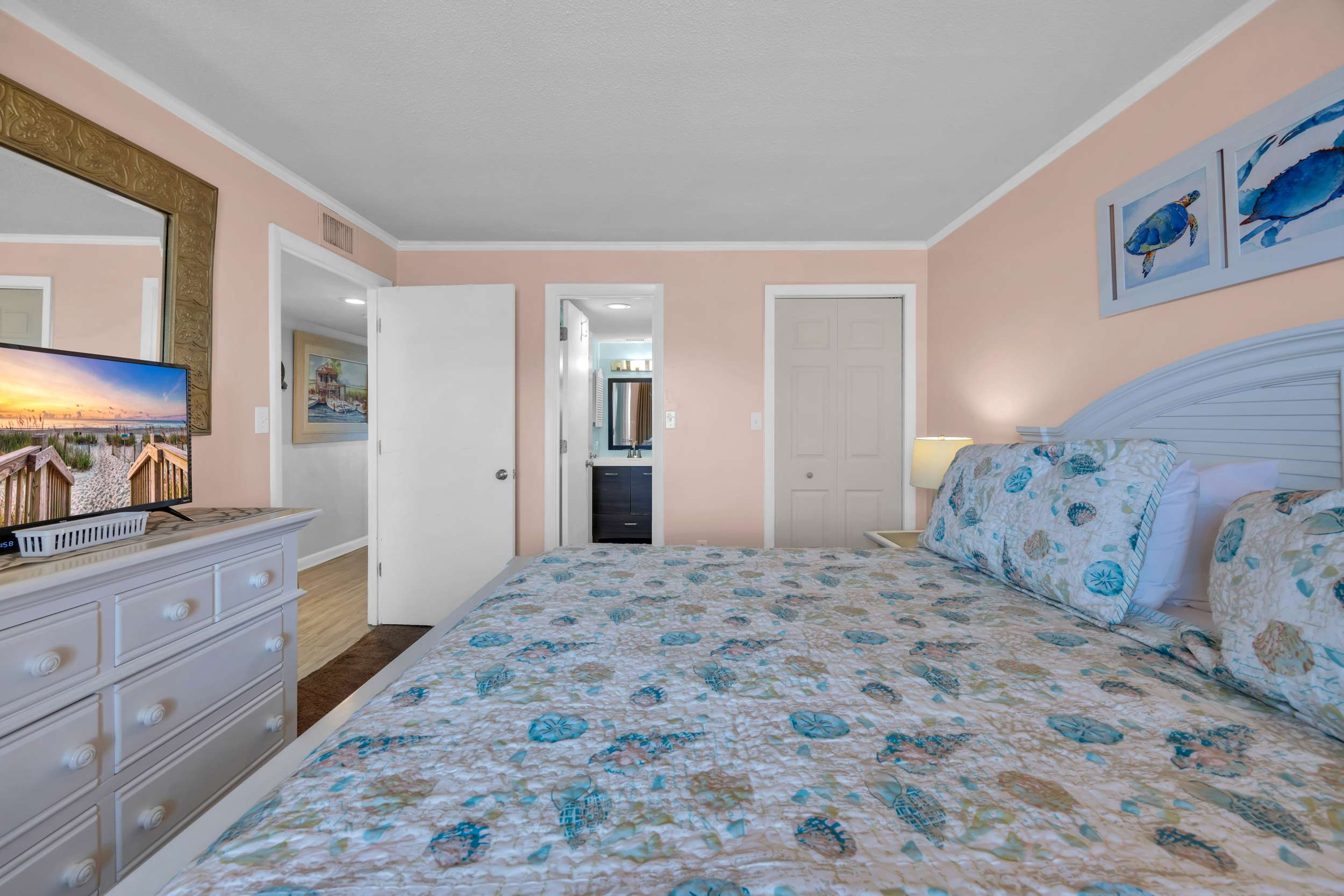 Oceanfront w Stunning  Views Amenities Galore