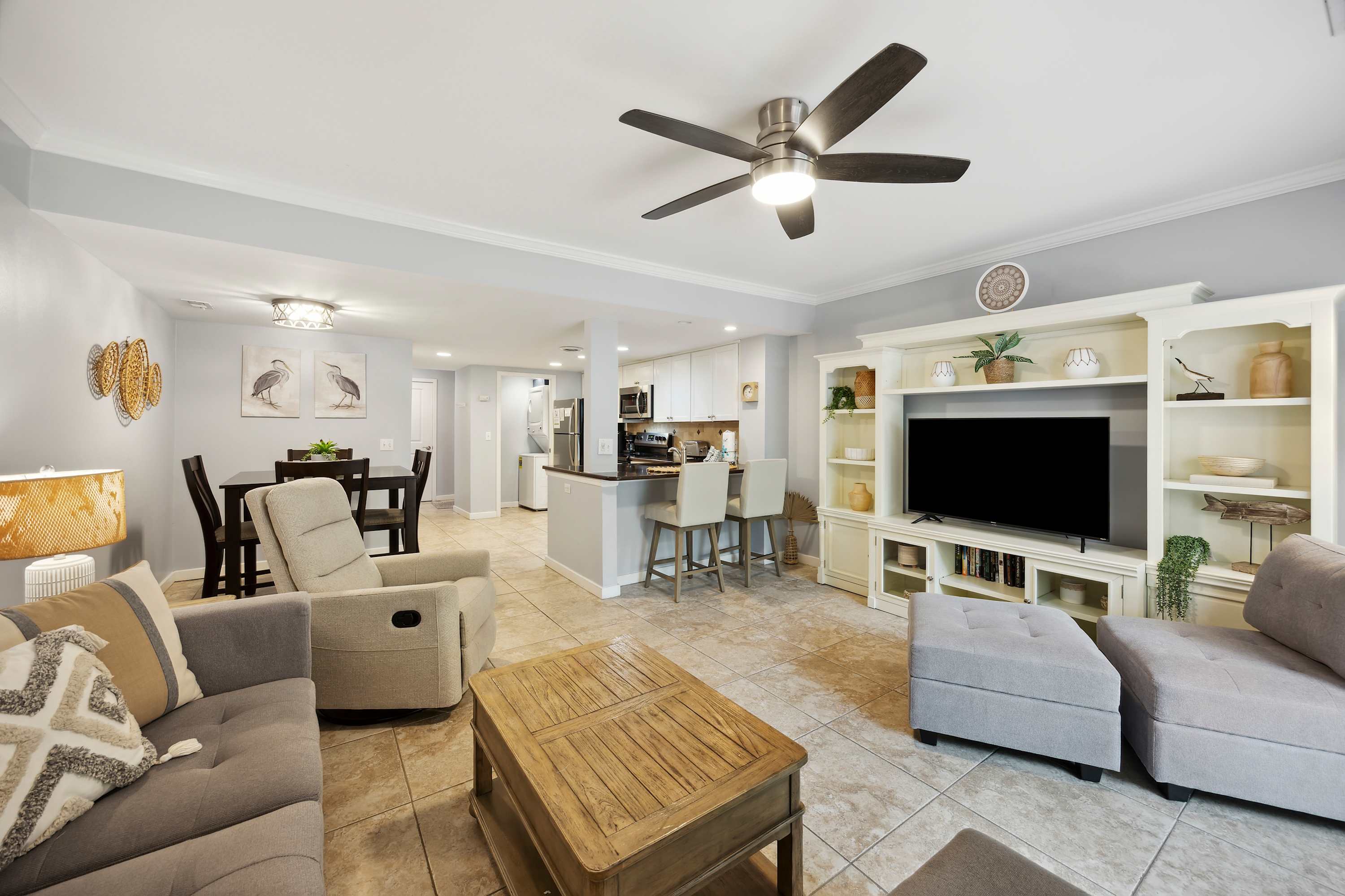 Sunny Days Coastal Stays 2BR Villa in Coligny Beach