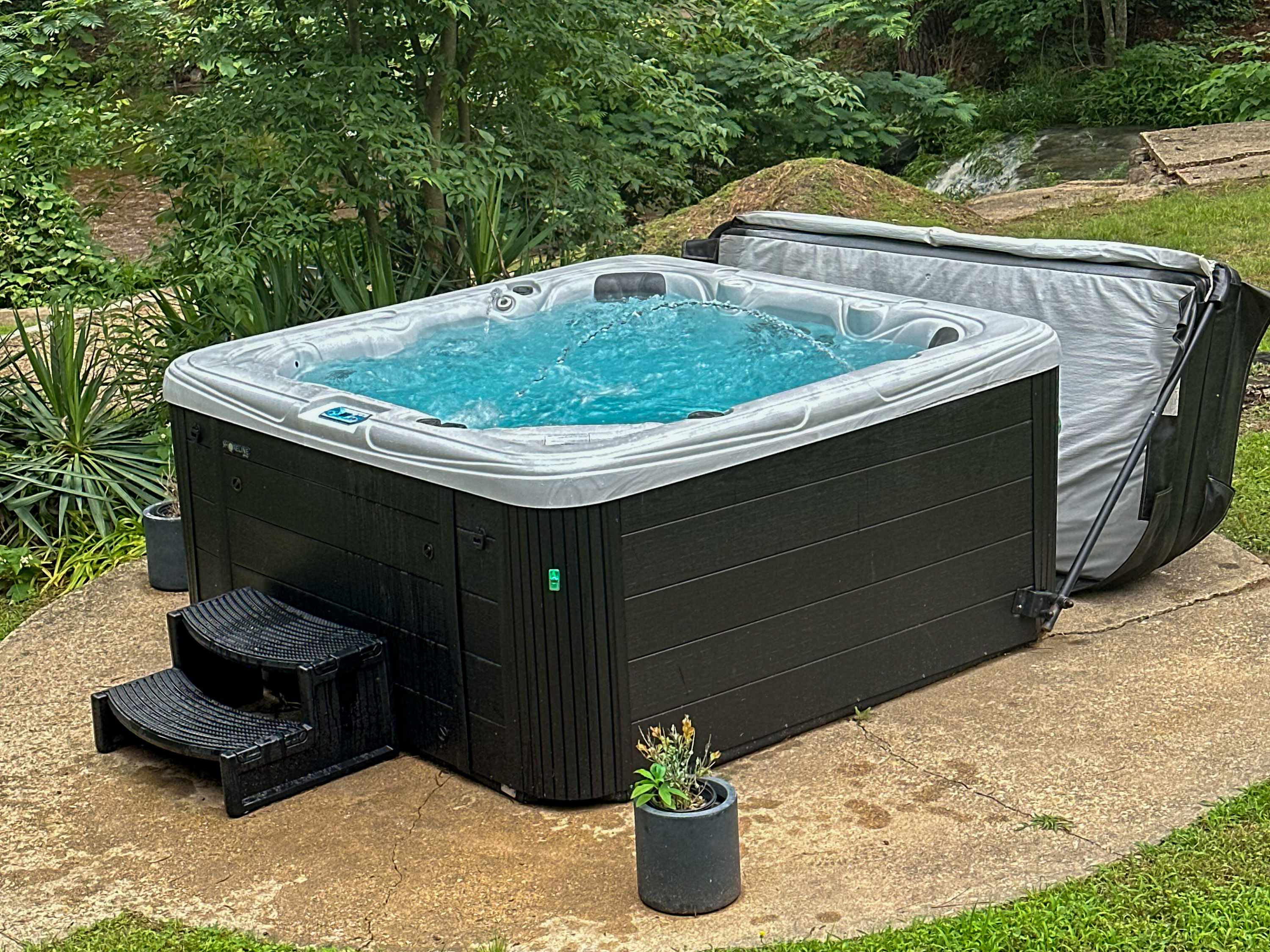 Spacious Lakefront Home | Pool | Hot Tub | Fire Pit | Games