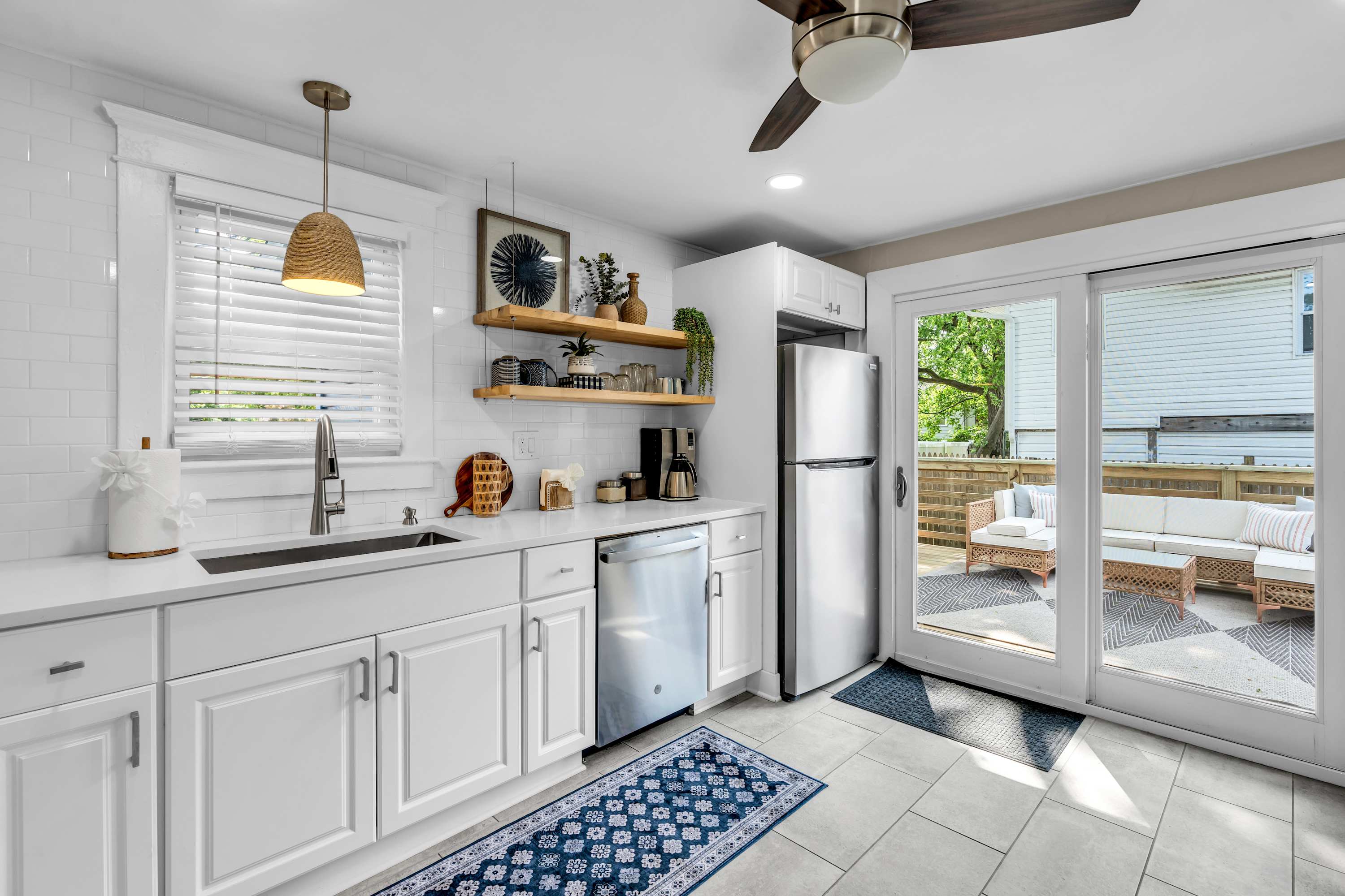 Bungalow Blue in Bradley Park! Beach Badges Included!
