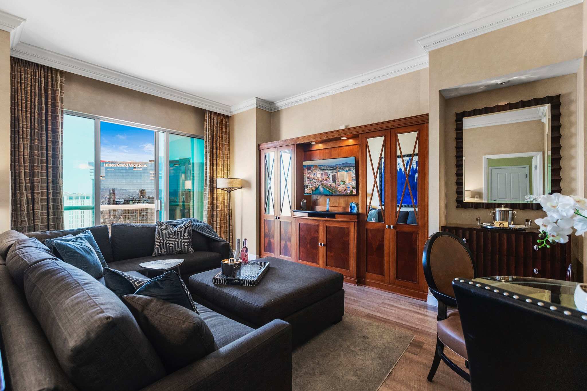 Penthouse Strip Views ✨ 2BDR + Balcony + Free Valet — Las Vegas, NV — vacation rental