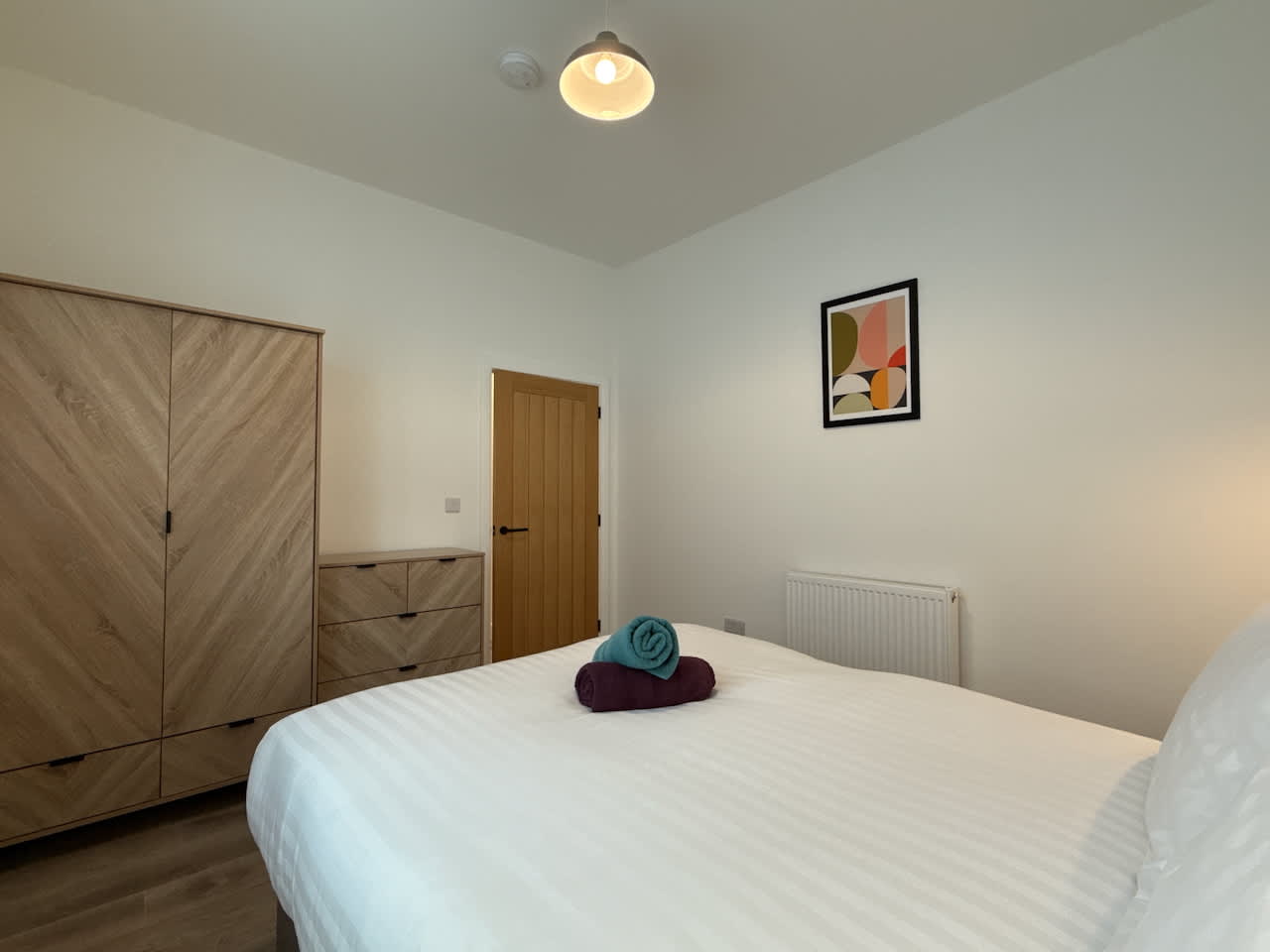 Luxury 3 bedroom, 2 bathroom All ground floor,  centrally located - 2 Queen Street - Ashbrook Serviced Apartments in 20 Queen Street OX14 3LN - Property image 14 - VivreStays