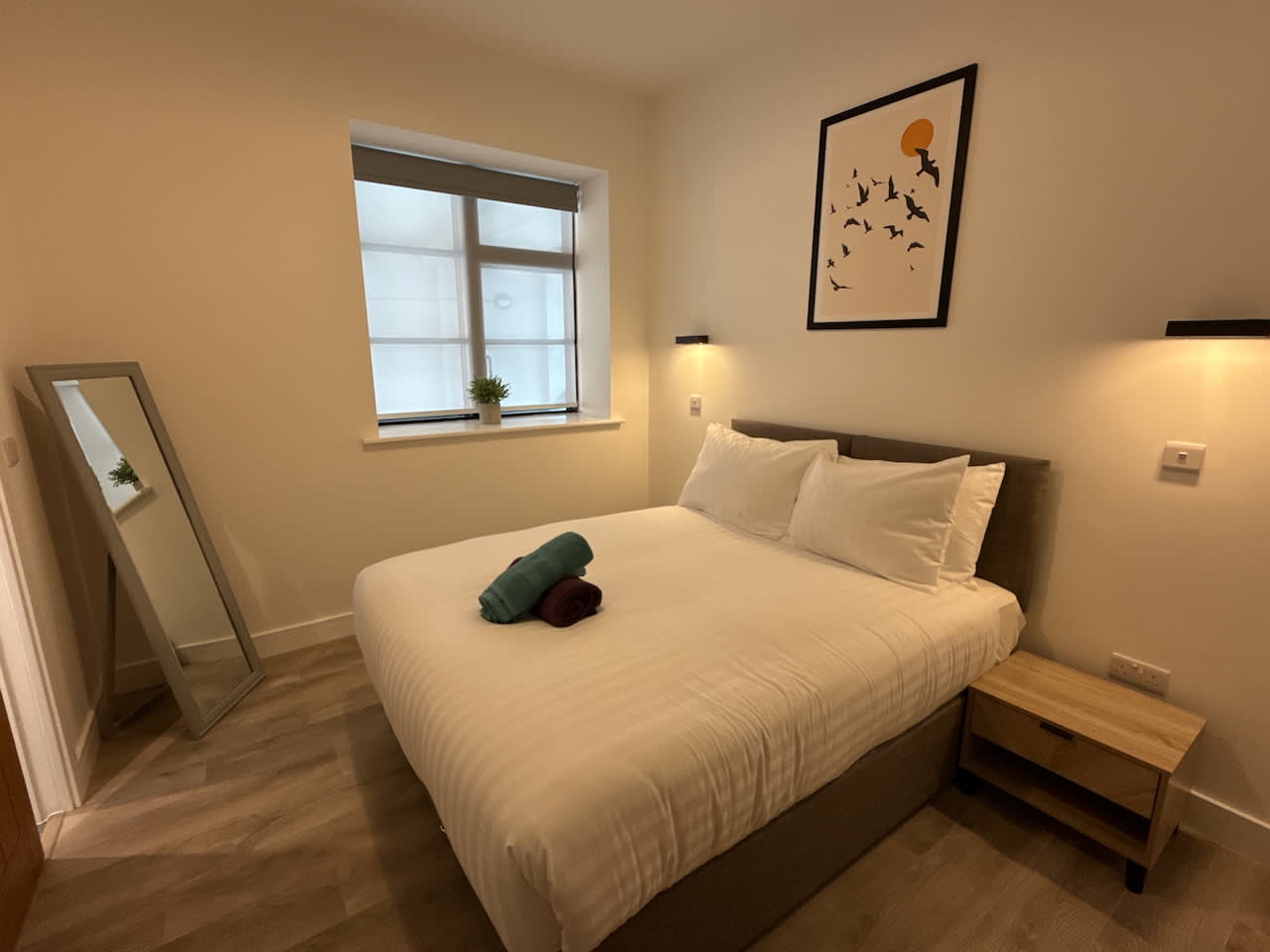 Luxury 3 bedroom, 2 bathroom All ground floor,  centrally located - 2 Queen Street - Ashbrook Serviced Apartments in 20 Queen Street OX14 3LN - Property image 12 - VivreStays