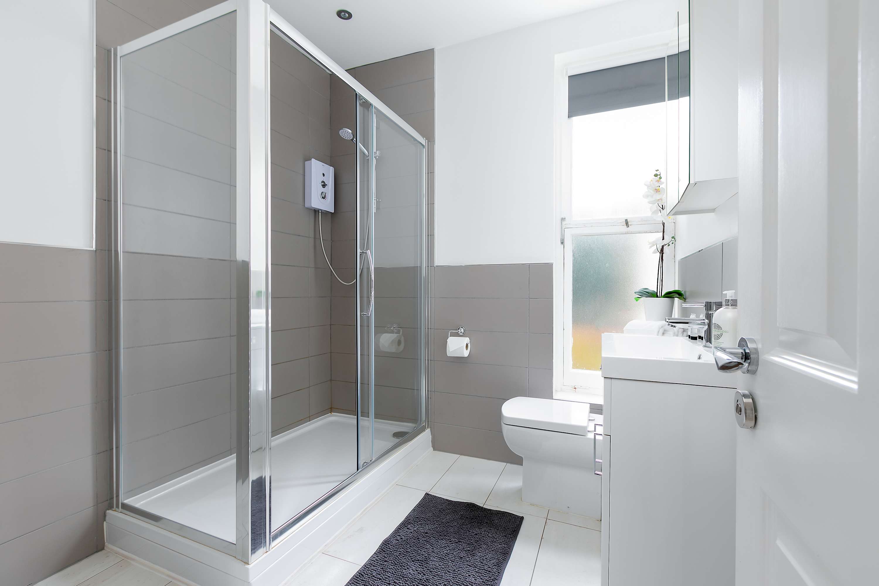 View Lanes Hideaway | 3 mins to Beach & Pier in East Street BN1 1HP Lanes Hideaway | 3 mins to Beach & Pier in East Street BN1 1HP - Property image 14 - VivreStays