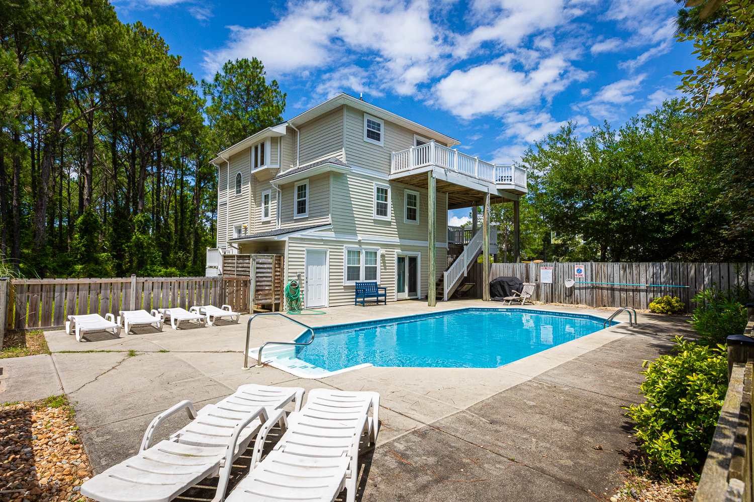 4min to Beach w Pool, GameRoom & Brand New Hot Tub — Corolla, NC — vacation rental