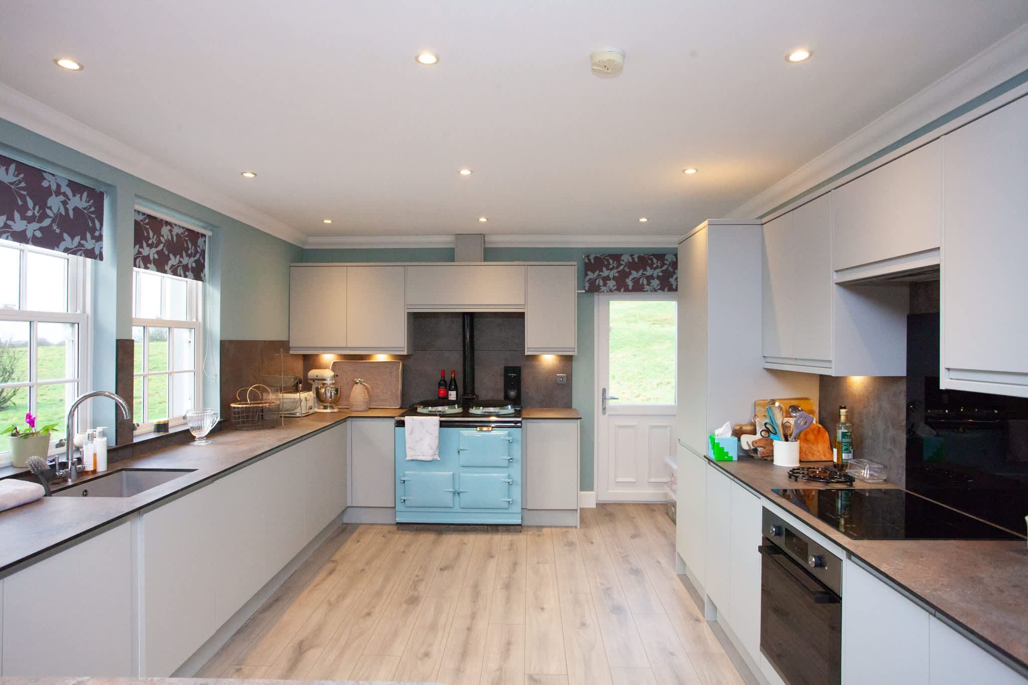 5 Bed Family Home Lochwinnoch in Bridesmill Road PA12 4HR - Property image 8 - VivreStays