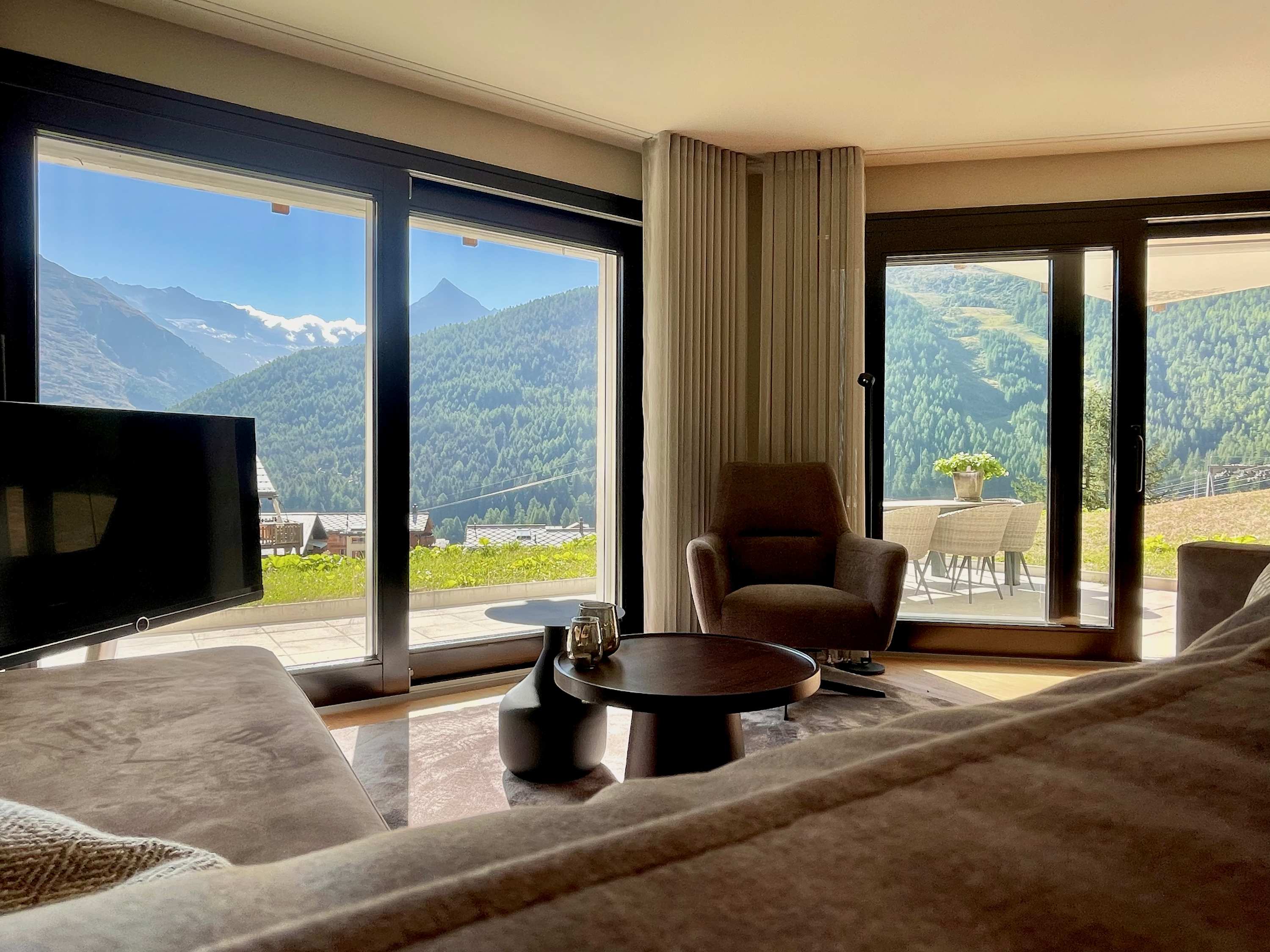 Hollywood 1: Luxury and spacious flat ski-in/out — Saas-Fee, Valais — vacation rental