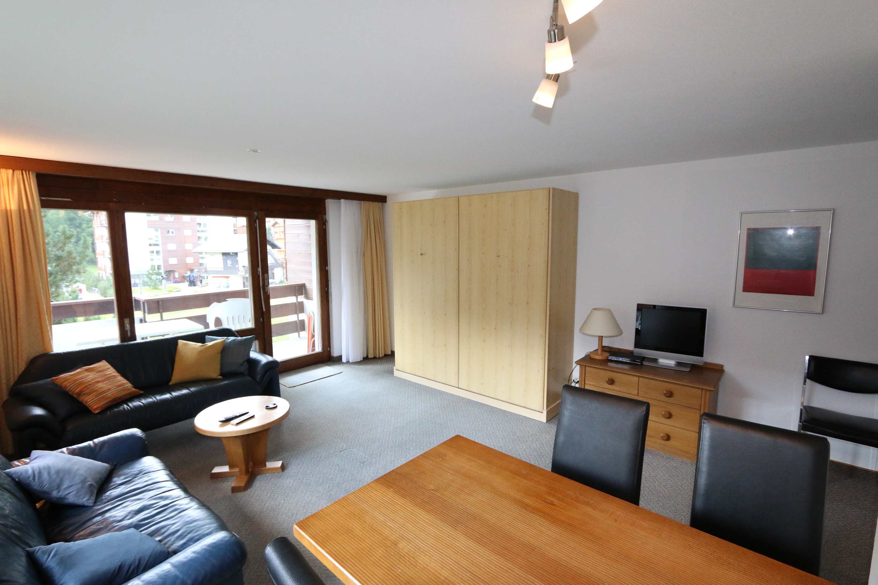 Kontiki L: Stylish 2-Room Apartment with Panoramic Views — Saas-Fee, Valais — vacation rental