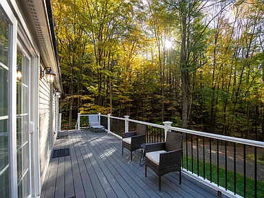 Acres & Views! Firepit, BBQ | Bayley Way Getaway