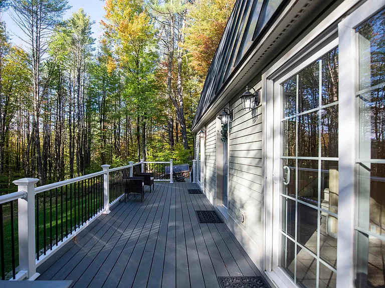 Acres & Views! Firepit, BBQ | Bayley Way Getaway