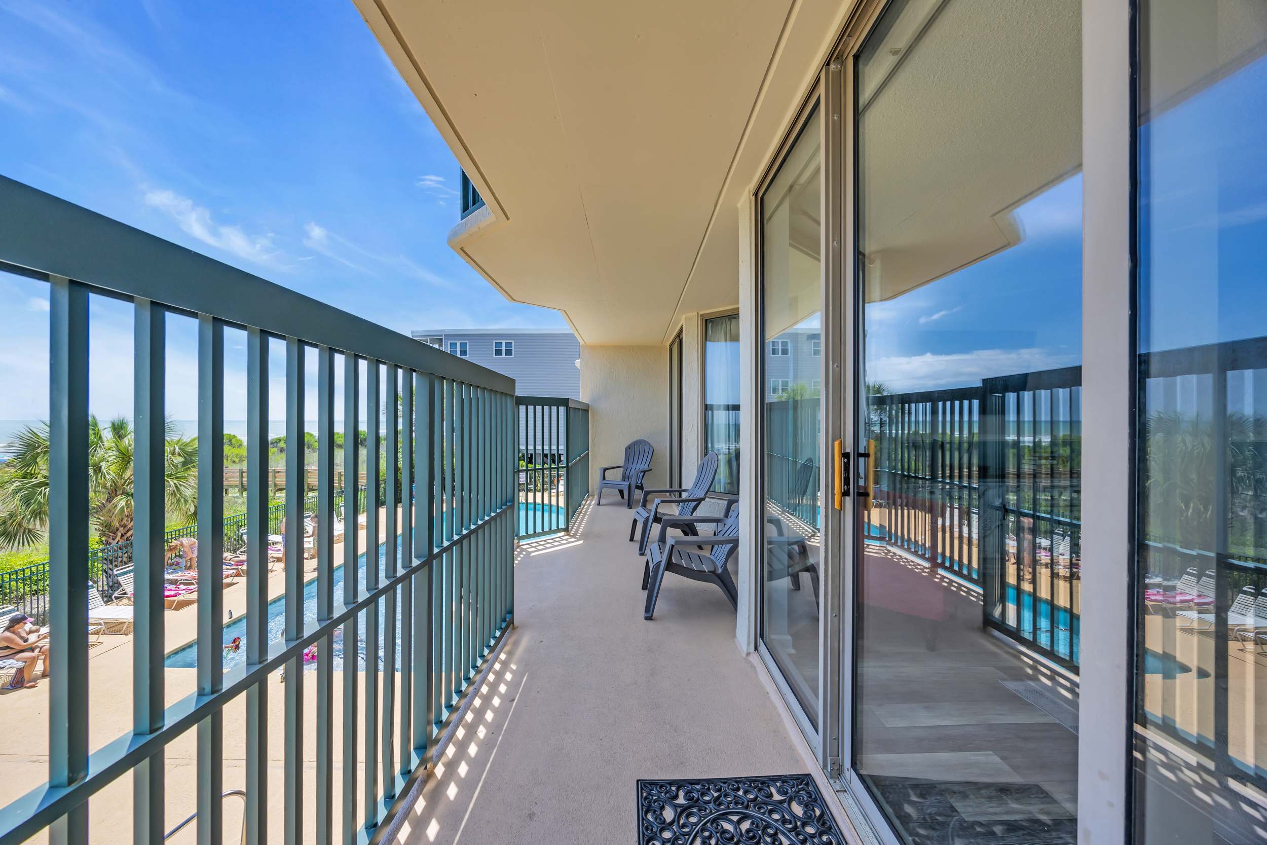 The Jewel Modern Oceanfront Style w Huge Balcony