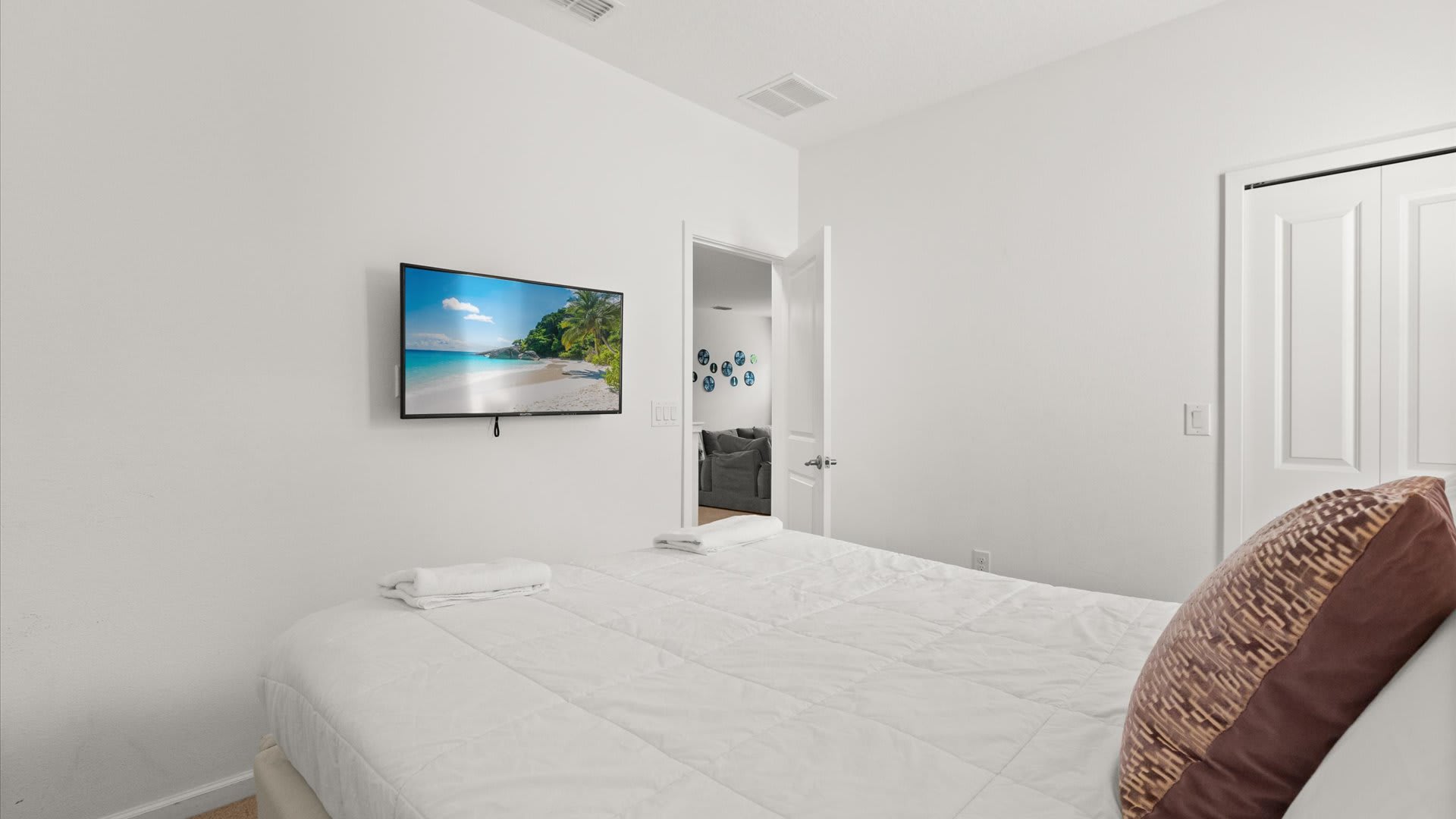 8BR Group Friendly Villa Private Pool Kid Friendly Amenities | Photo 25