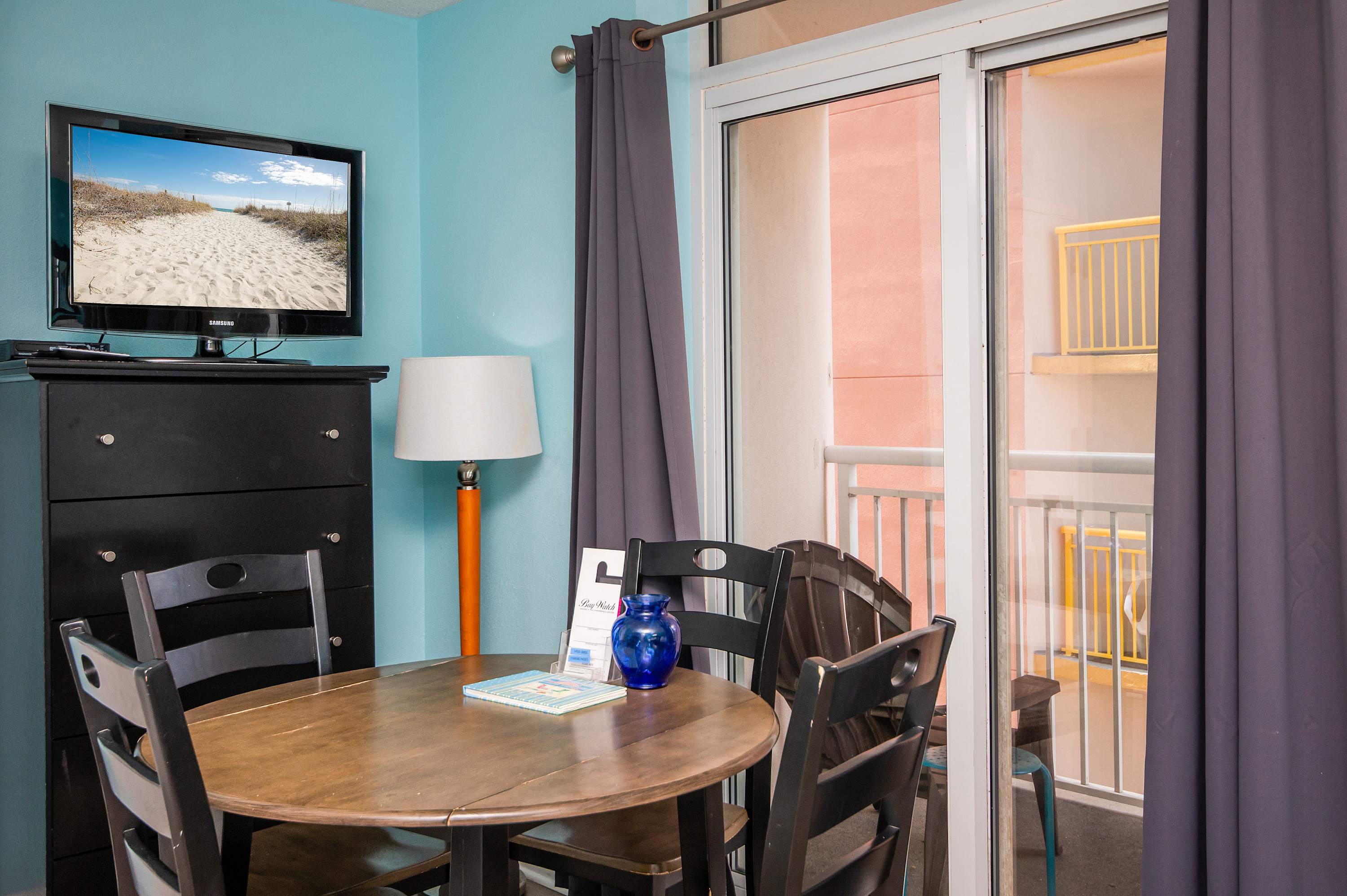 Every meal feels special in this cozy coastal dining spot.
