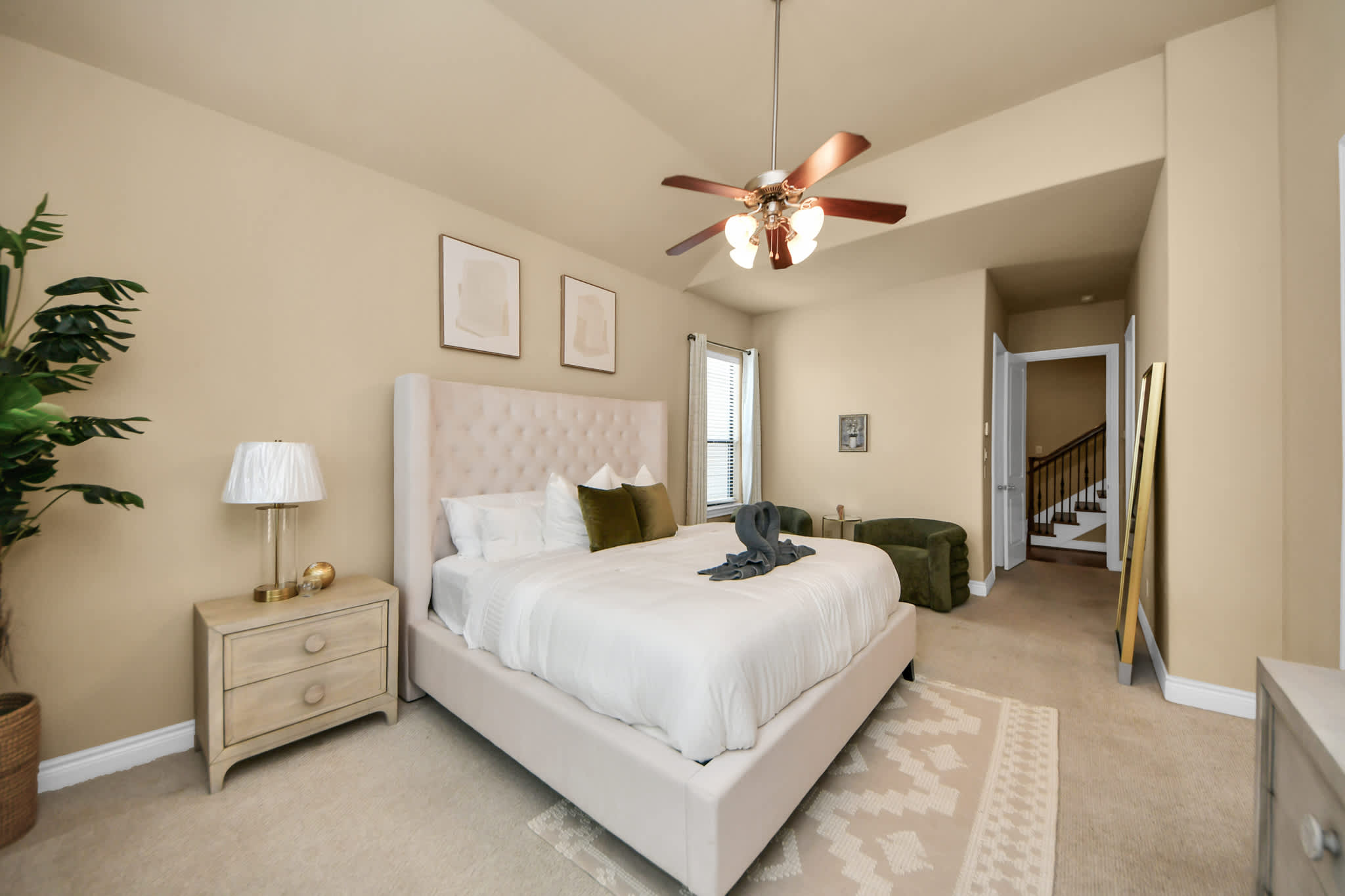 Luxurious Three-Story Townhome in Houston 6