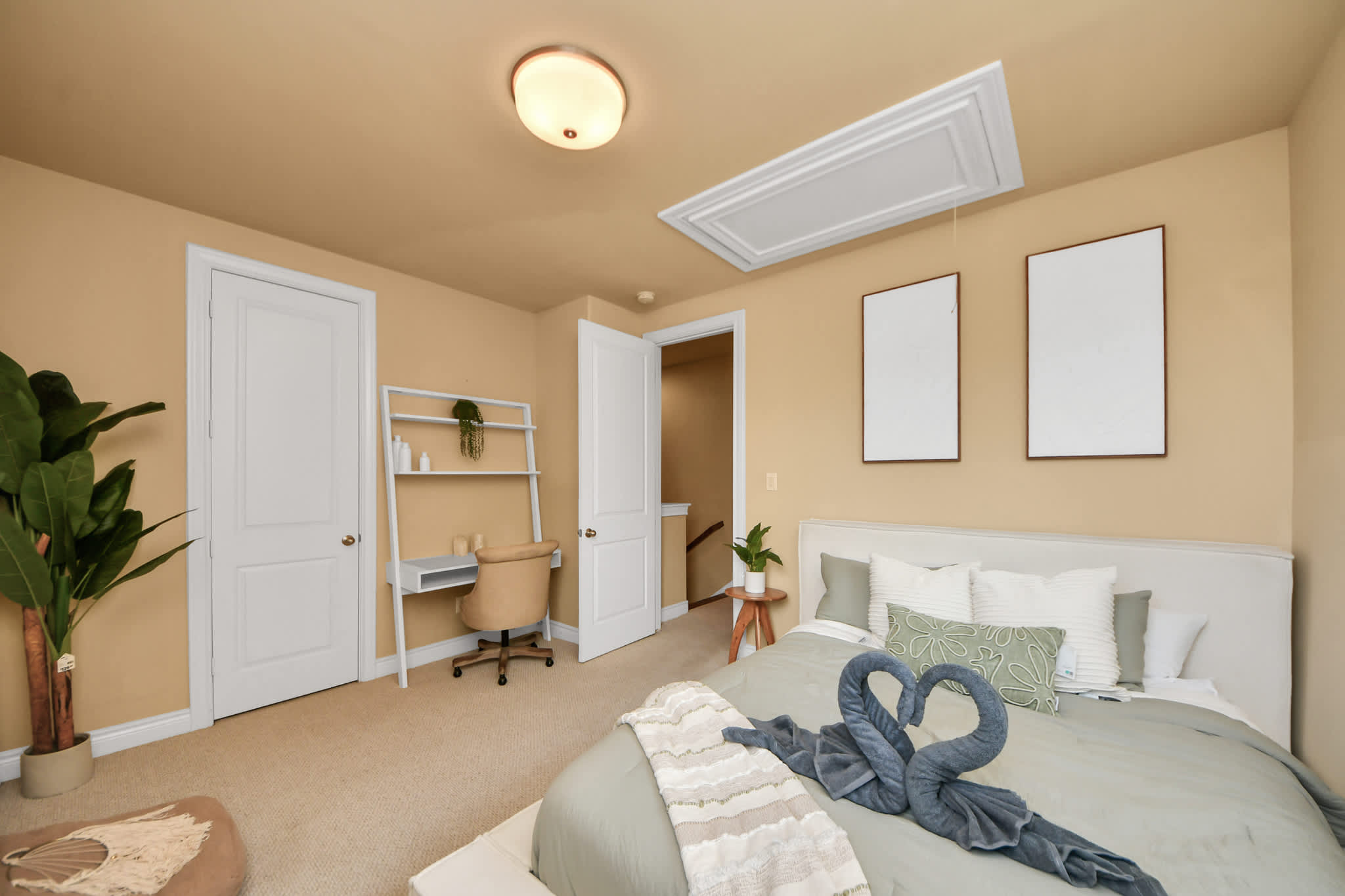 Spacious Layout And Private Theater - Luxurious Family Retreat - Houston, TX
