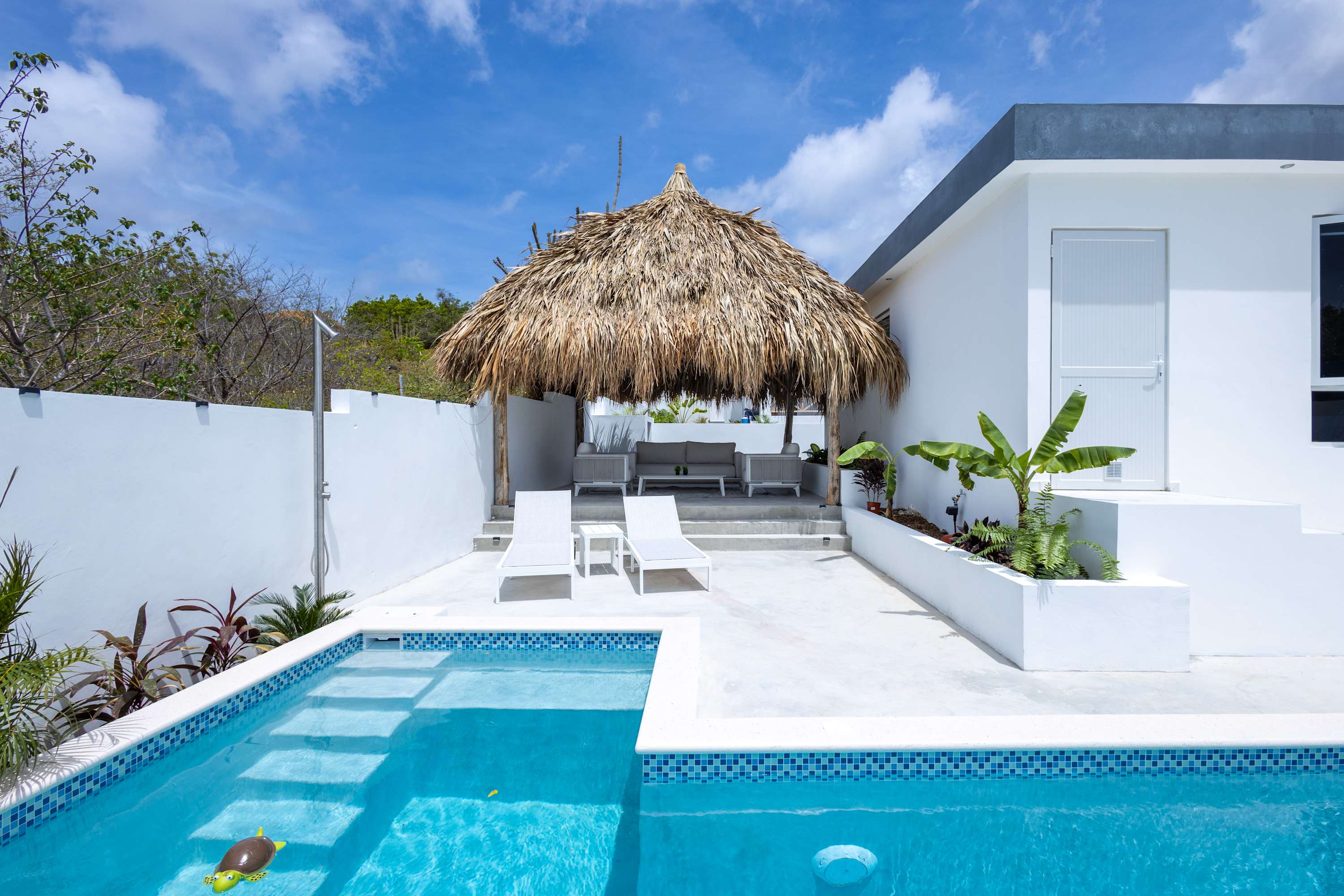 NEW | Tropical Getaway with BBQ & Pool 4