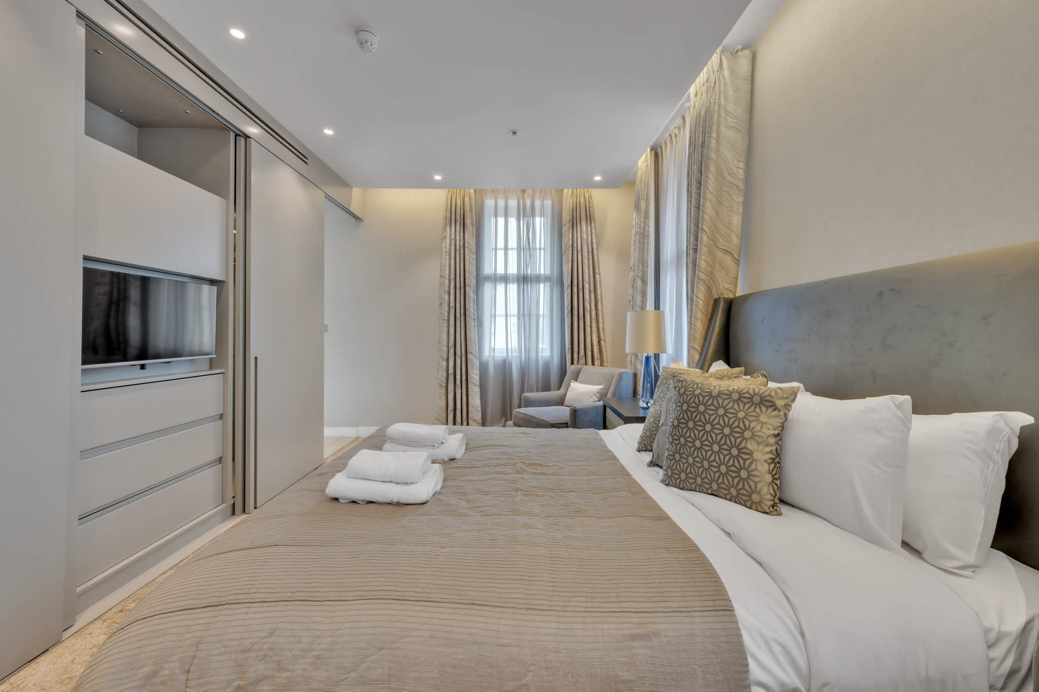 Luxury 3-Beds Apartment Baker street in Baker Street W1U 6SE - Property image 9 - VivreStays