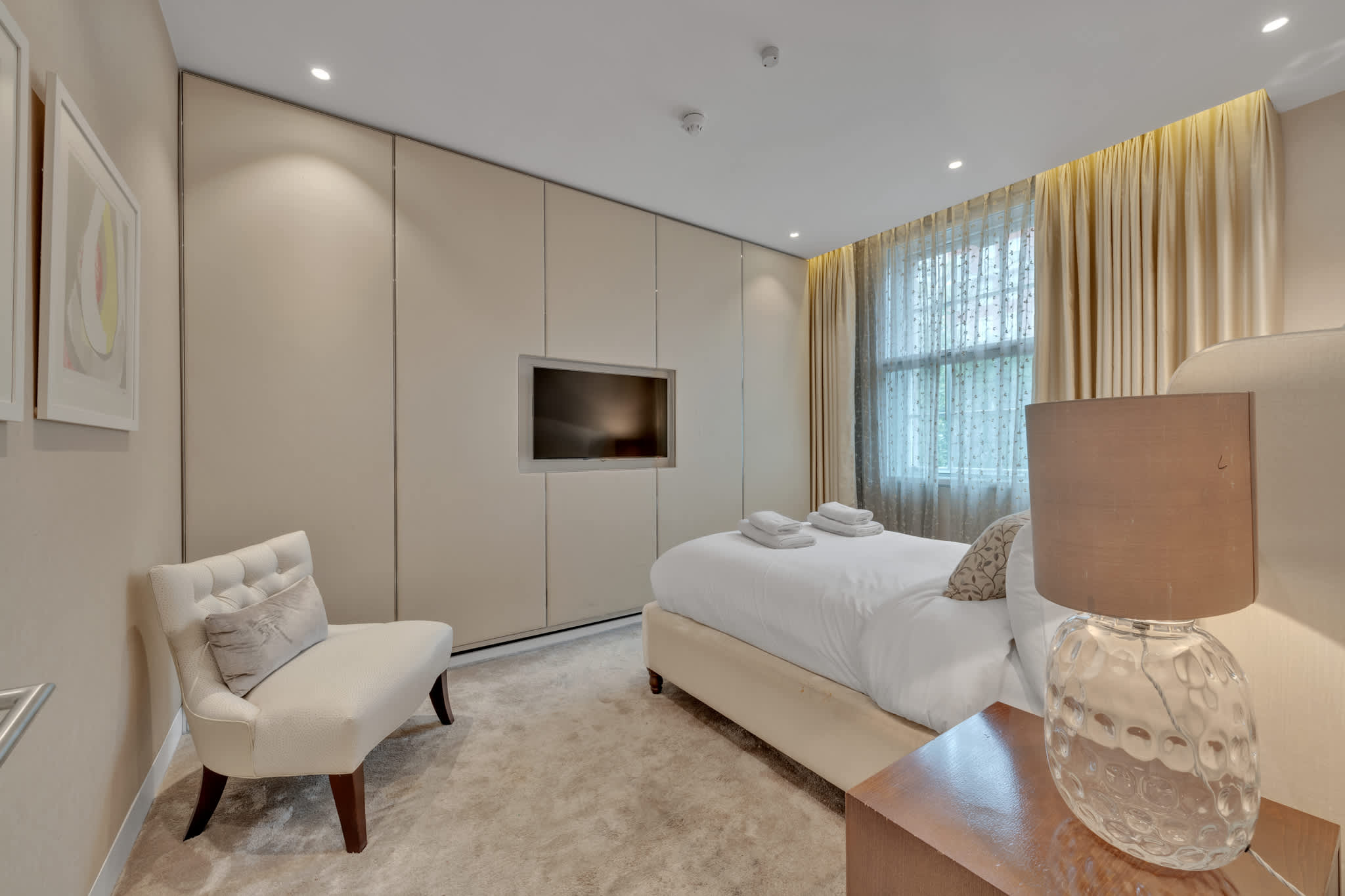 Luxury 3-Beds Apartment Baker street in Baker Street W1U 6SE - Property image 4 - VivreStays