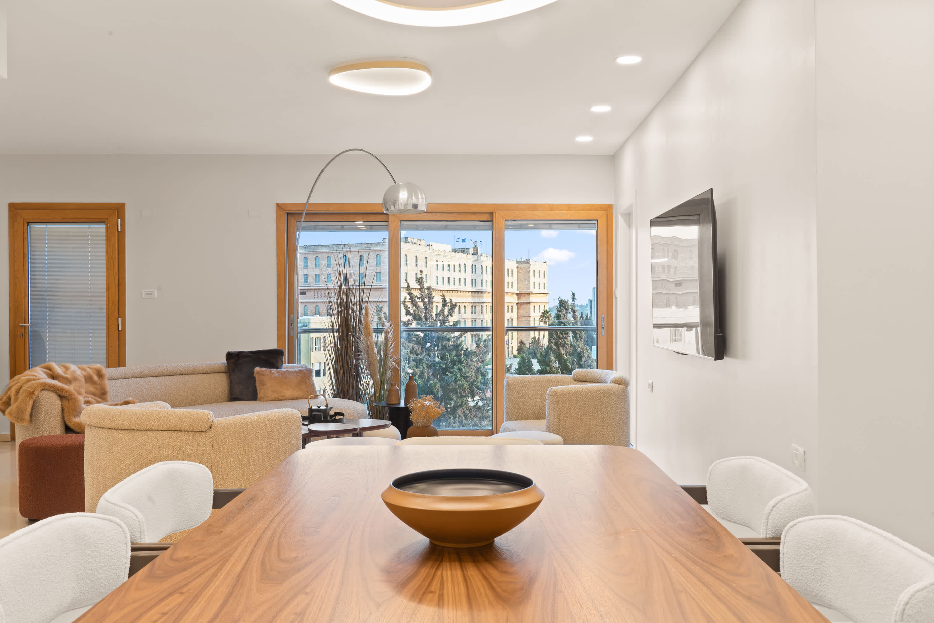 King David Residence: 6BR, Pool, Gym & Family-Friendly! photo 74