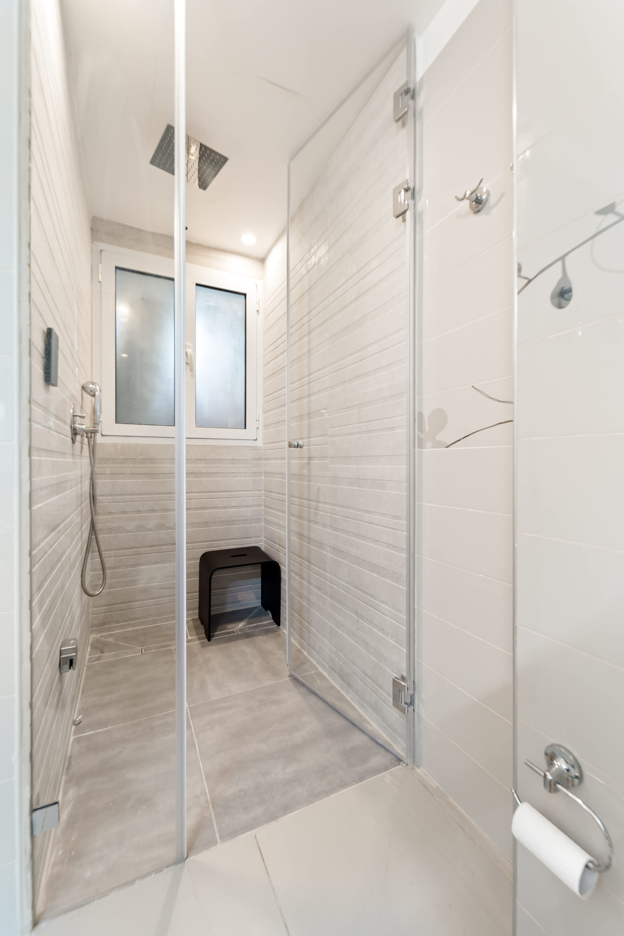 King David Residence: 6BR, Pool, Gym & Family-Friendly! photo 14