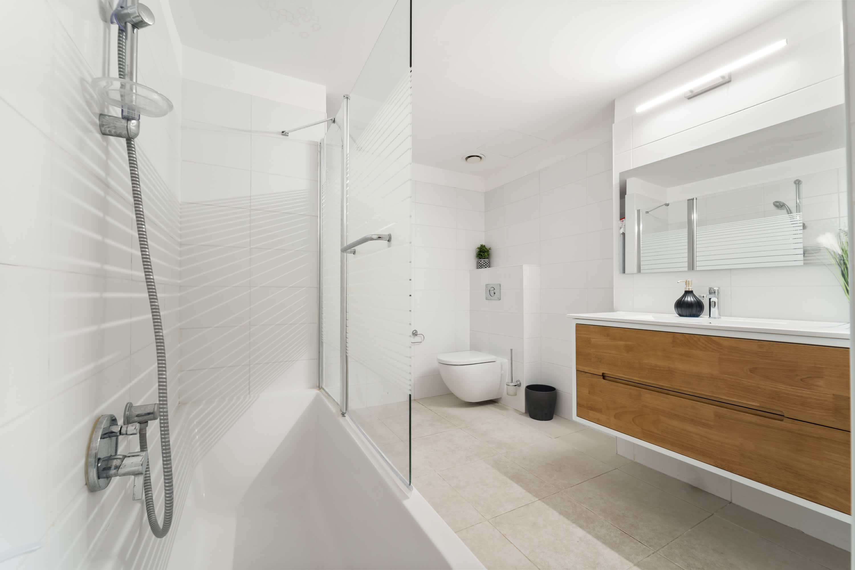 King David Residence: 6BR, Pool, Gym & Family-Friendly! photo 15