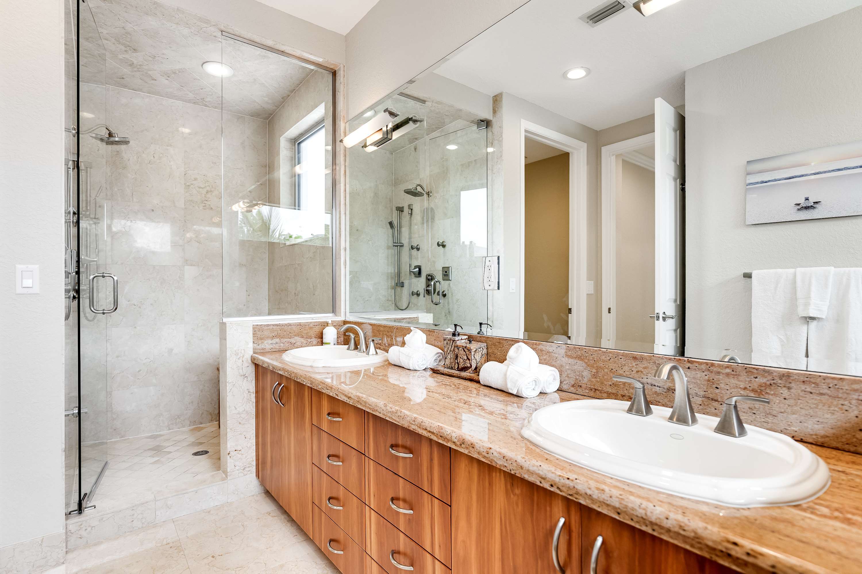 4-Bed + Den with pool in Las Olas, Ft Lauderdale - Picture 44