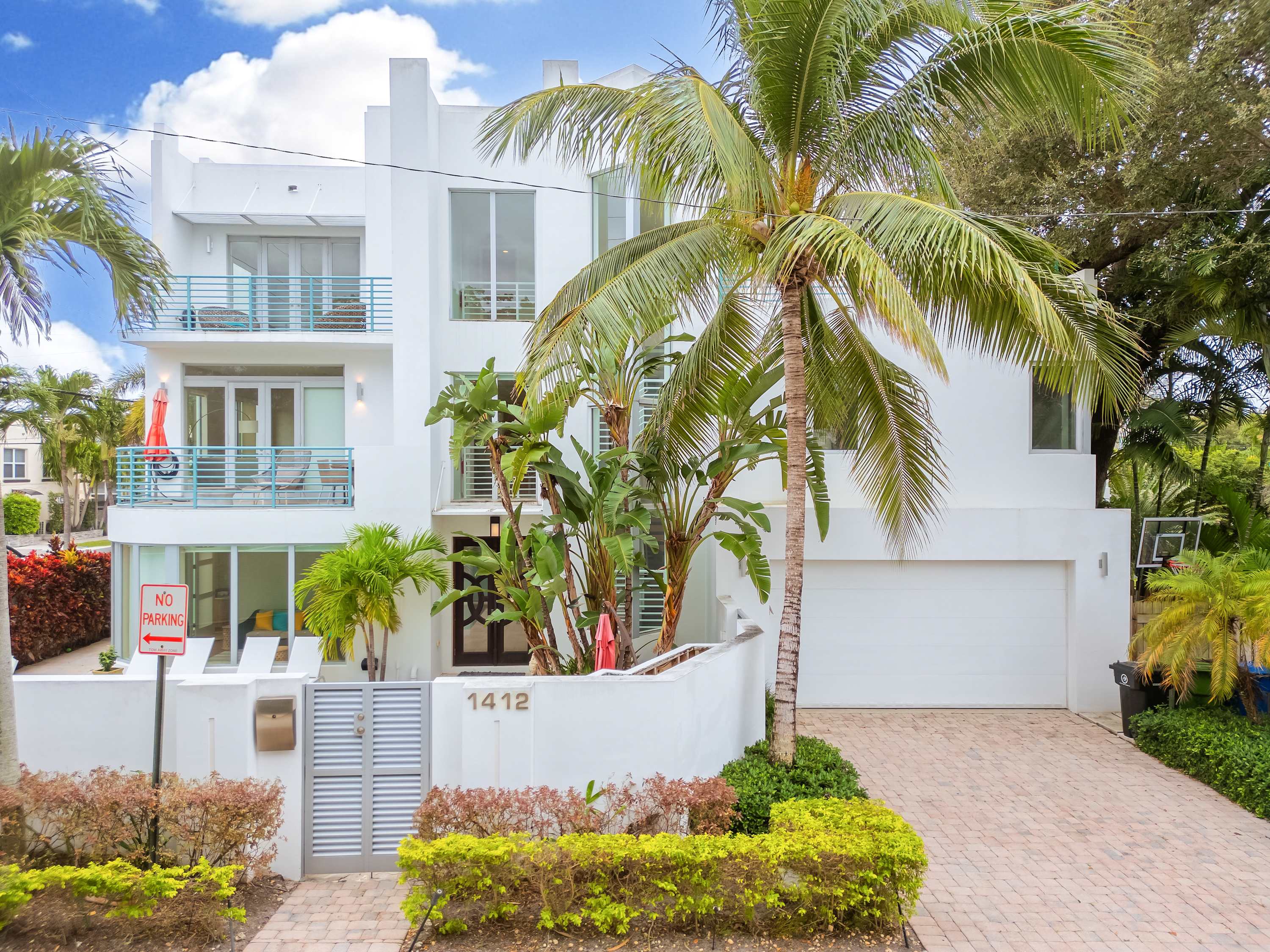 4-Bed + Den with pool in Las Olas, Ft Lauderdale — Fort Lauderdale, FL — vacation rental
