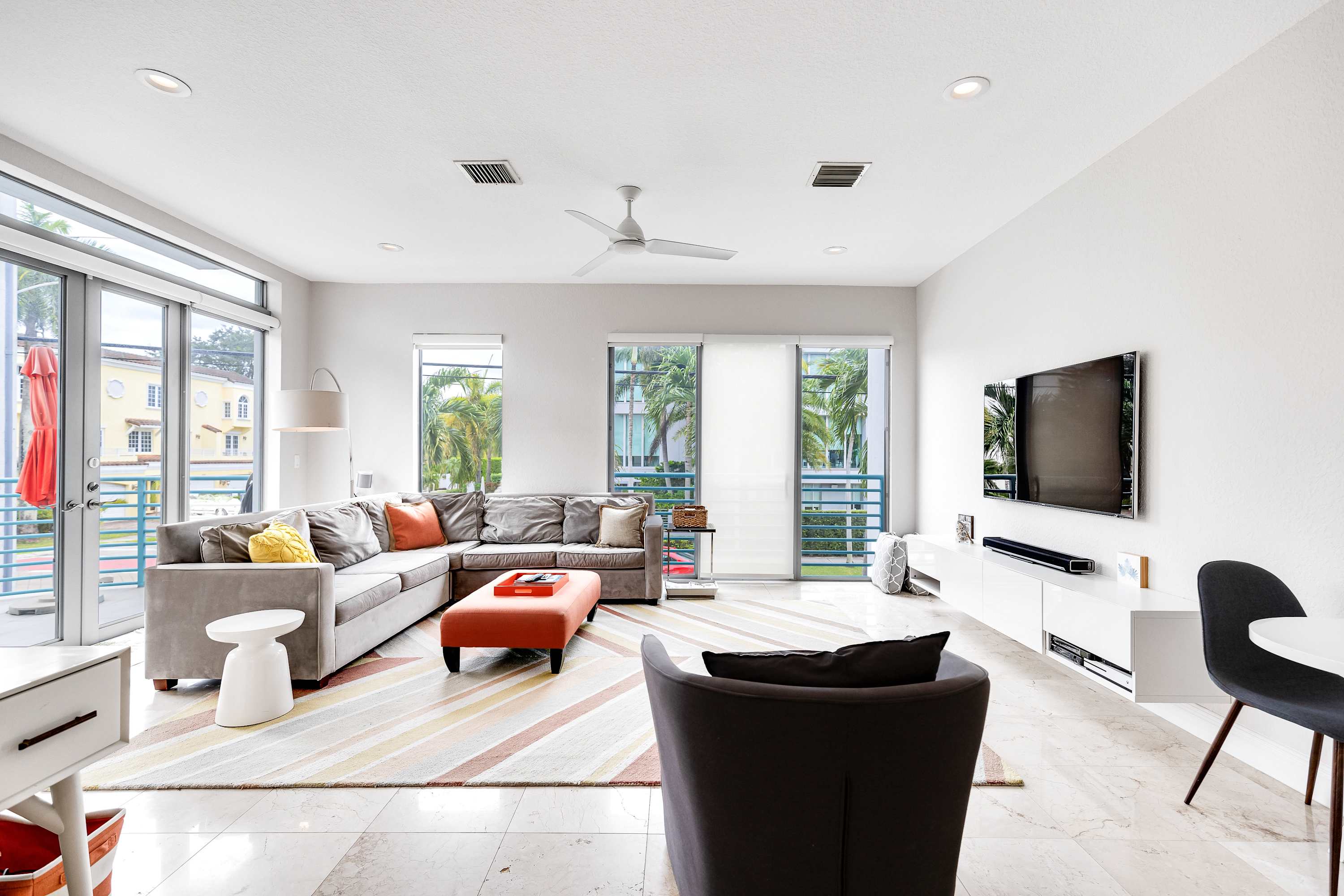 4-Bed + Den with pool in Las Olas, Ft Lauderdale - Picture 24