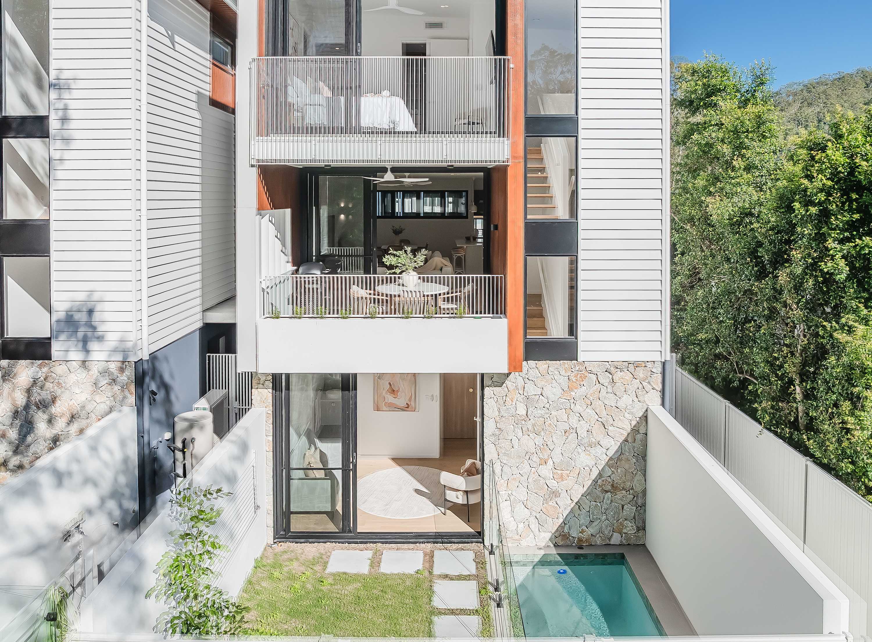 Lakefront Luxury Villa, Bogangar