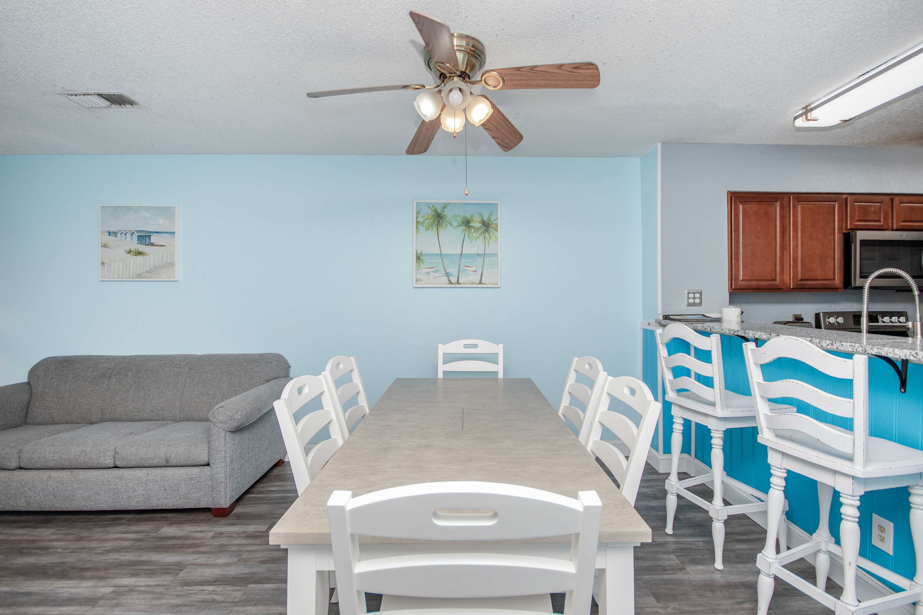 Enjoy downtime with soft lighting, stylish decor, and plush furnishings.
