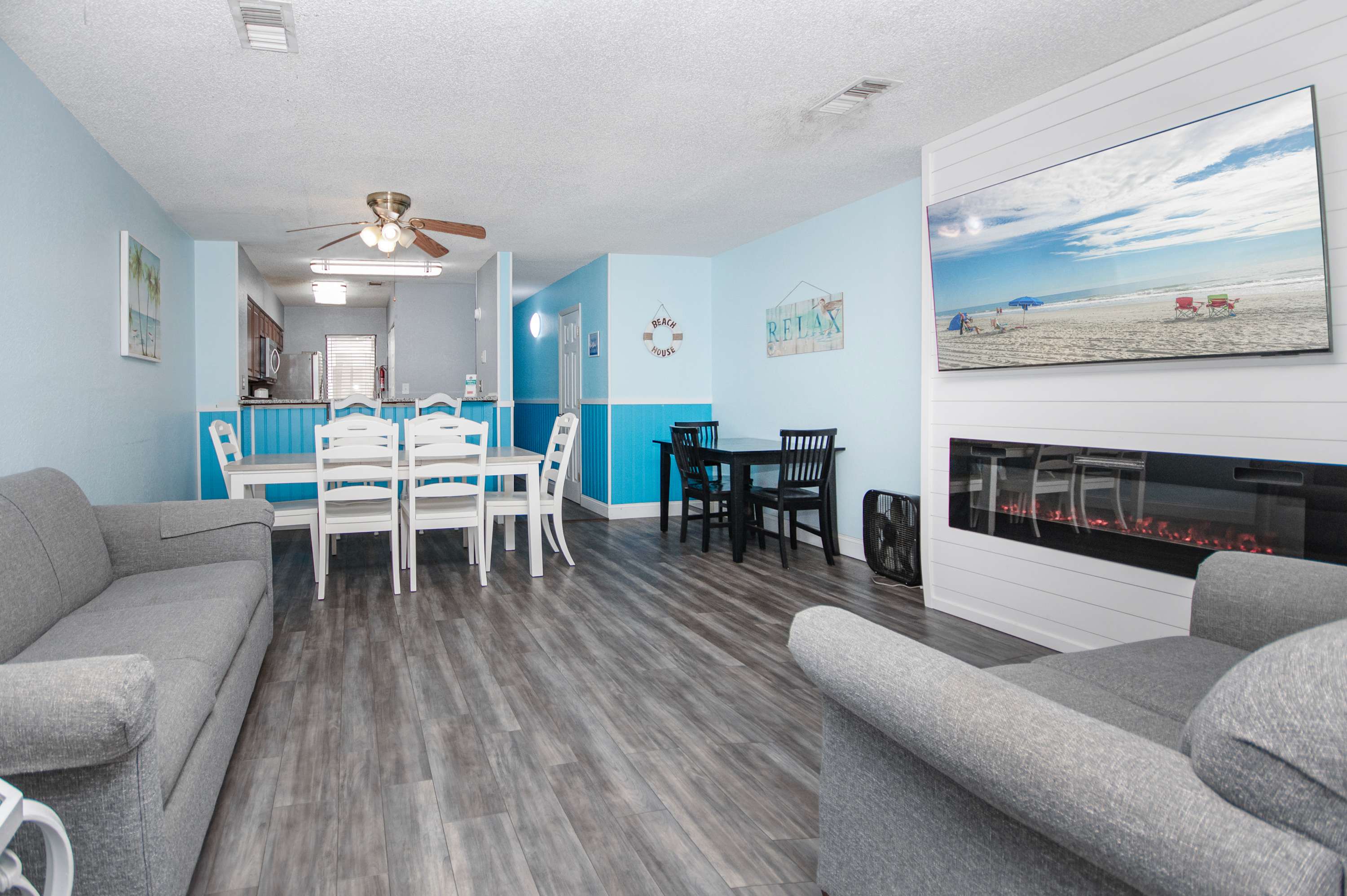 Your beach retreat starts here—with space, style, and a smile.
