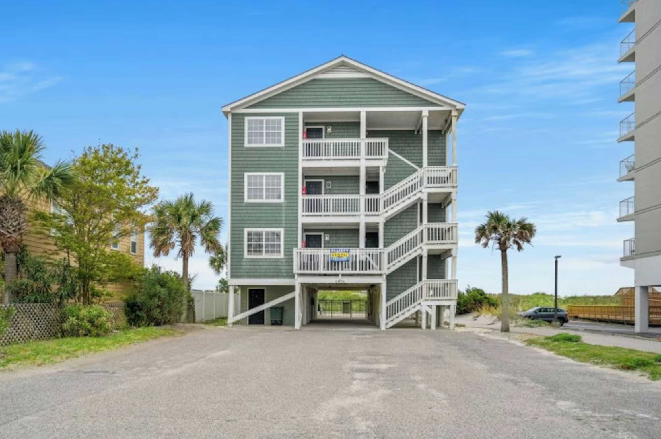 A prime location in a picture-perfect beachside community.
