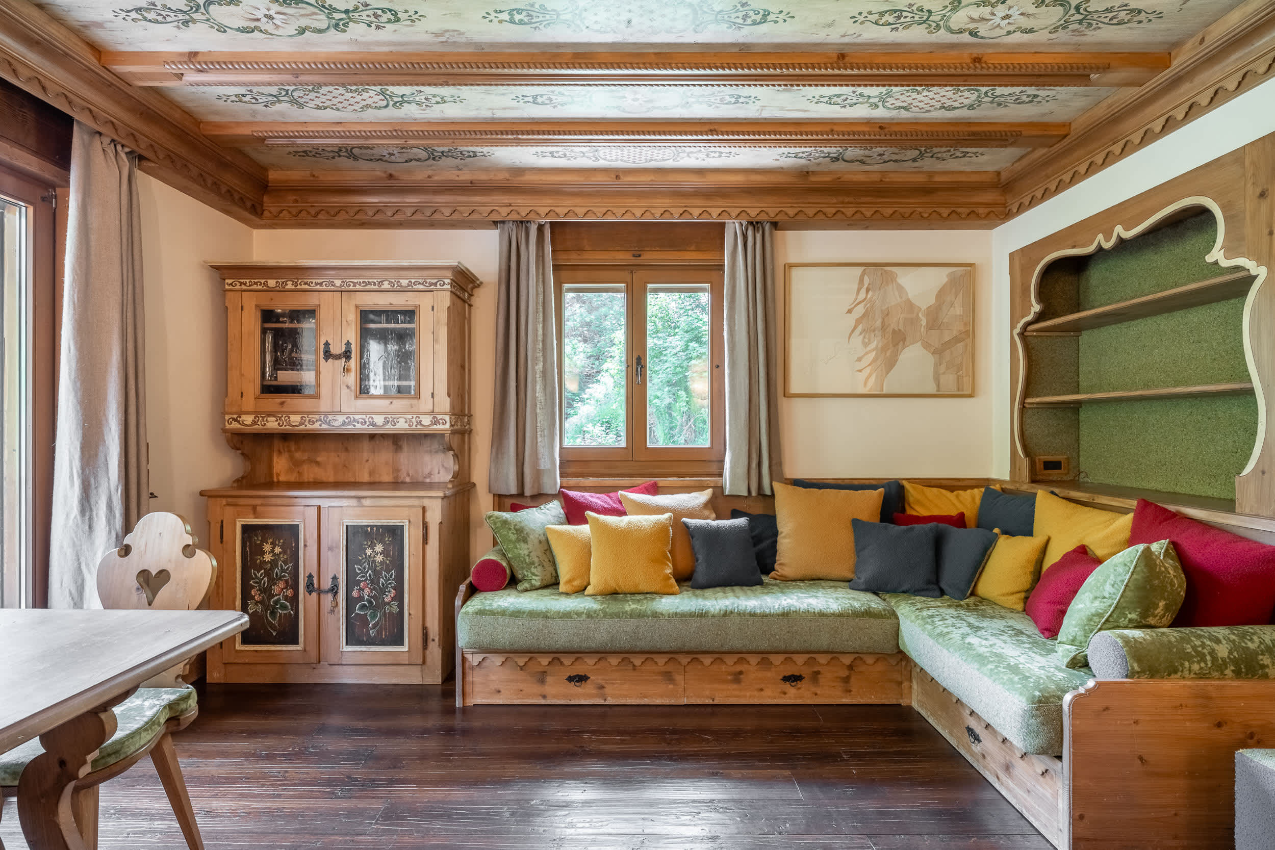 Stylish apartment with beautiful surroundings — Cortina d'Ampezzo, Veneto — vacation rental