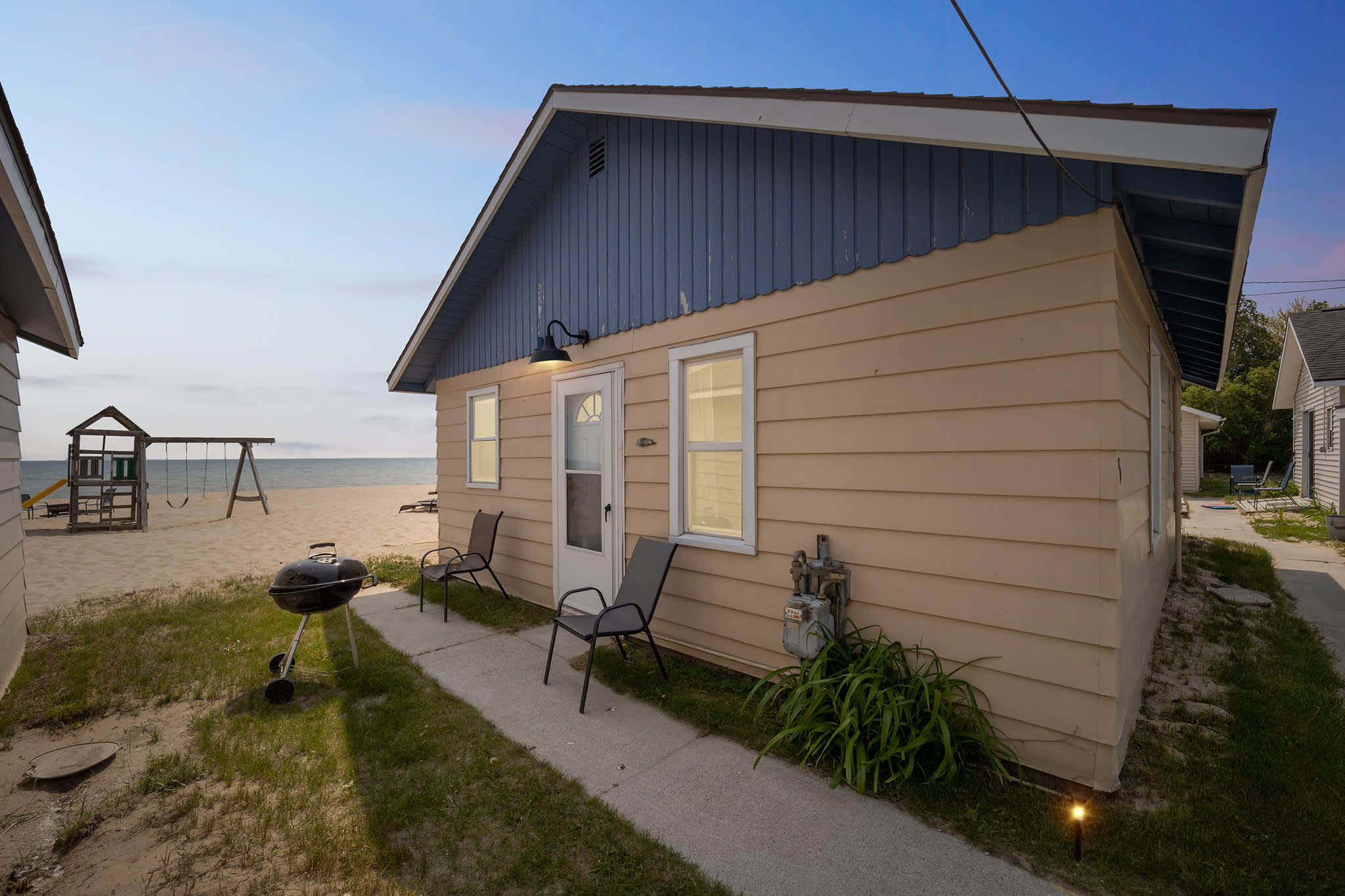 #5 | Lake Views with Big Windows & Bath — Oscoda, MI — vacation rental