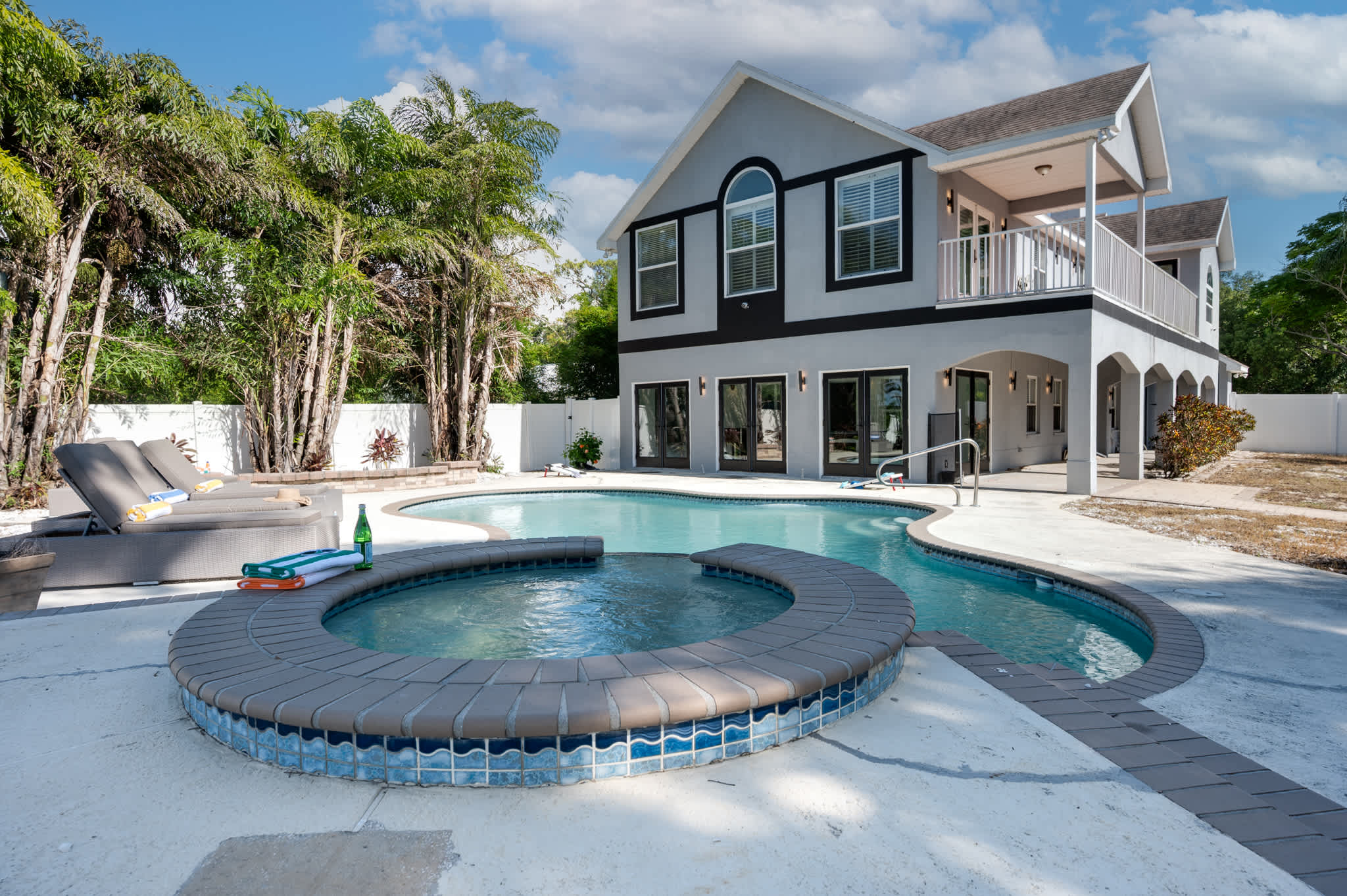 Luxury home w/patio & firepit