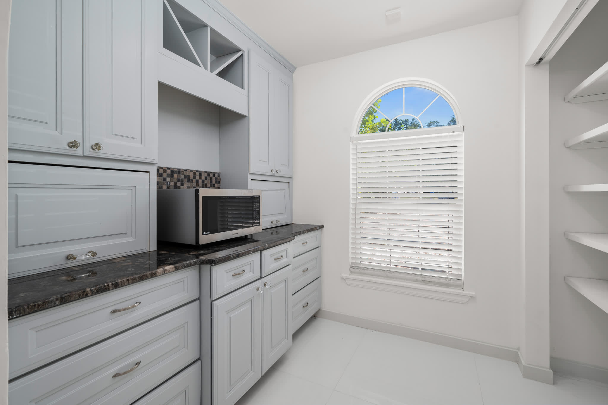 Luxury home w/patio & firepit