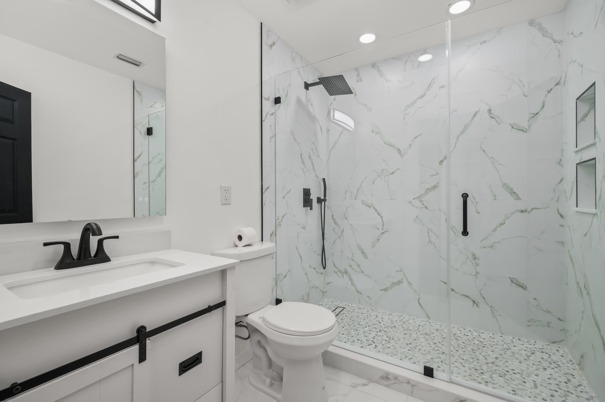 Luxury home w/patio & firepit