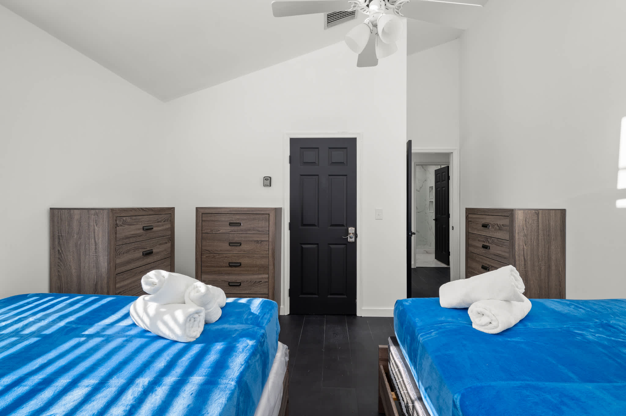 Luxury home w/patio & firepit