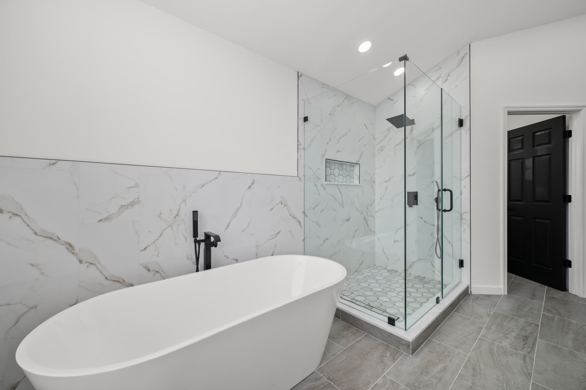 Luxury home w/patio & firepit