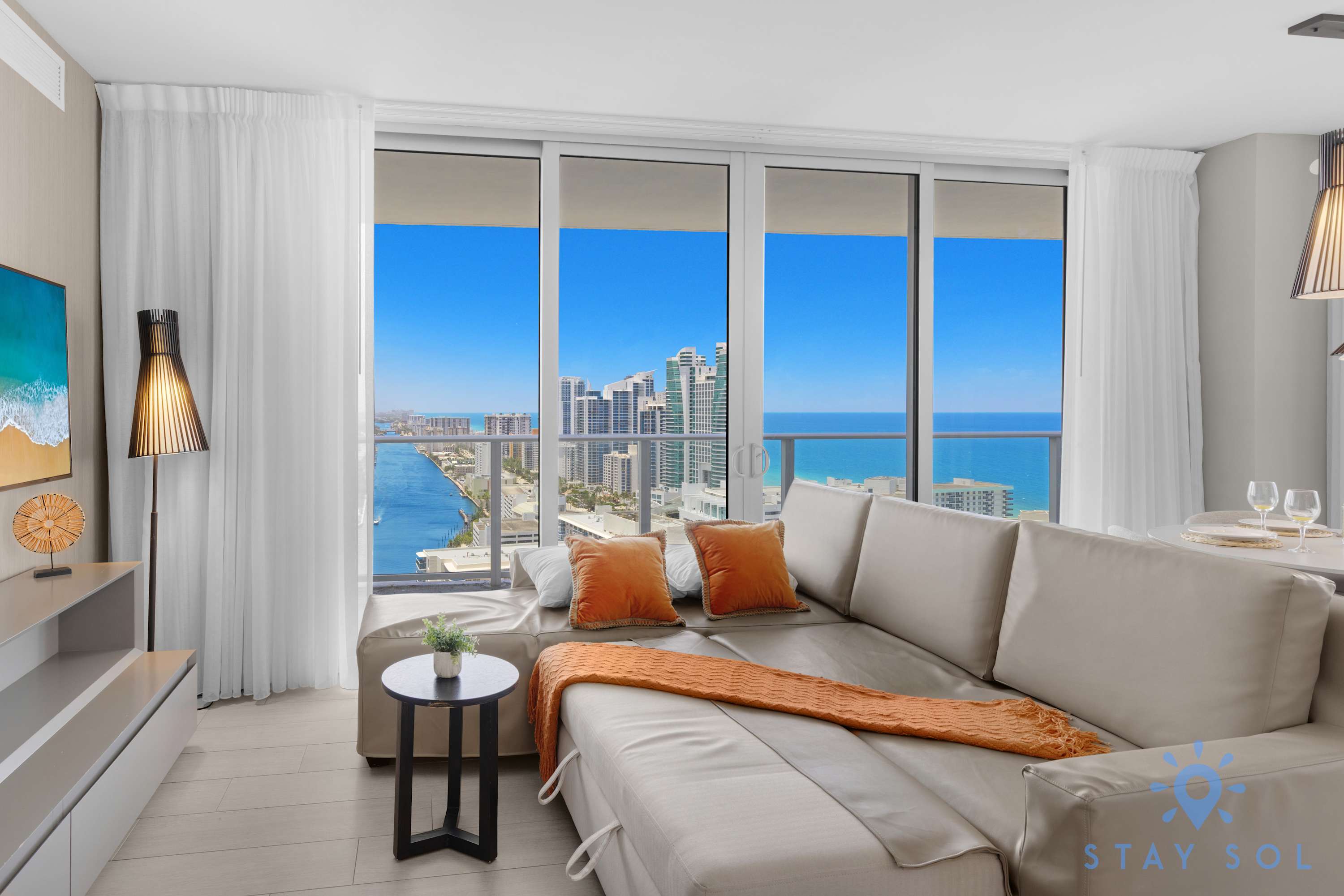 Luxury 2Br- Front Ocean & Bay View| Amazing Pools