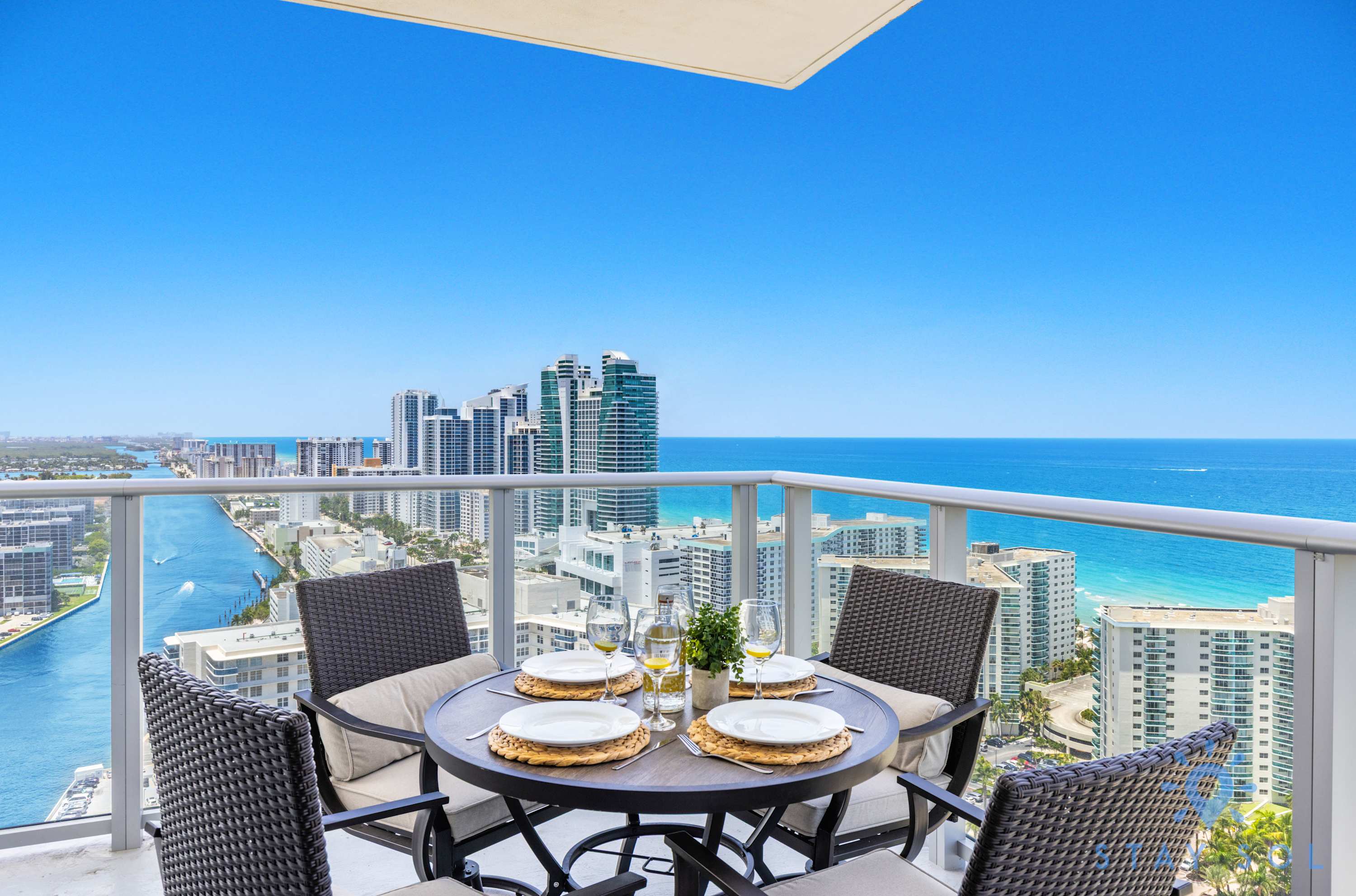 Luxury 2Br- Front Ocean & Bay View|Amazing Pools