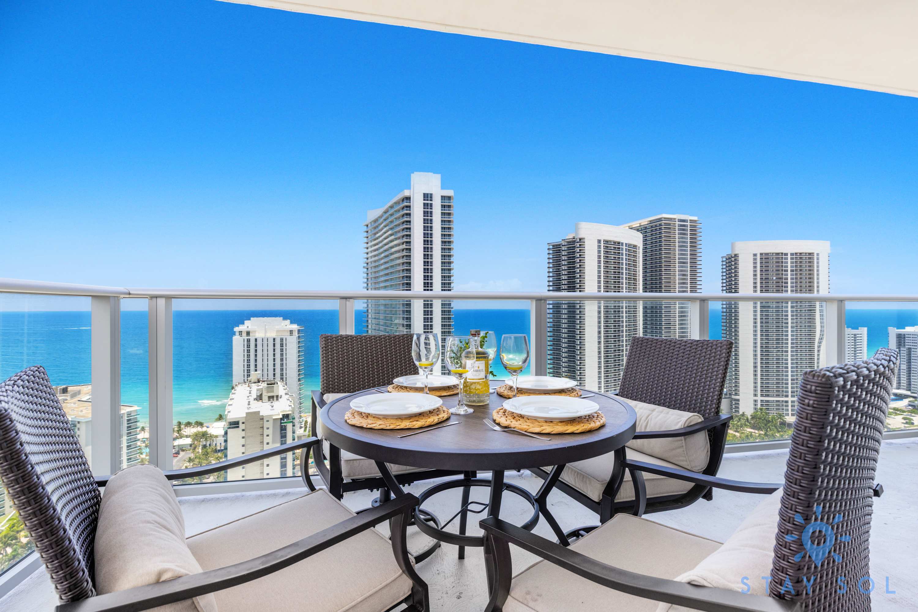 Luxury 2Br- Front Ocean & Bay View|Amazing Pools