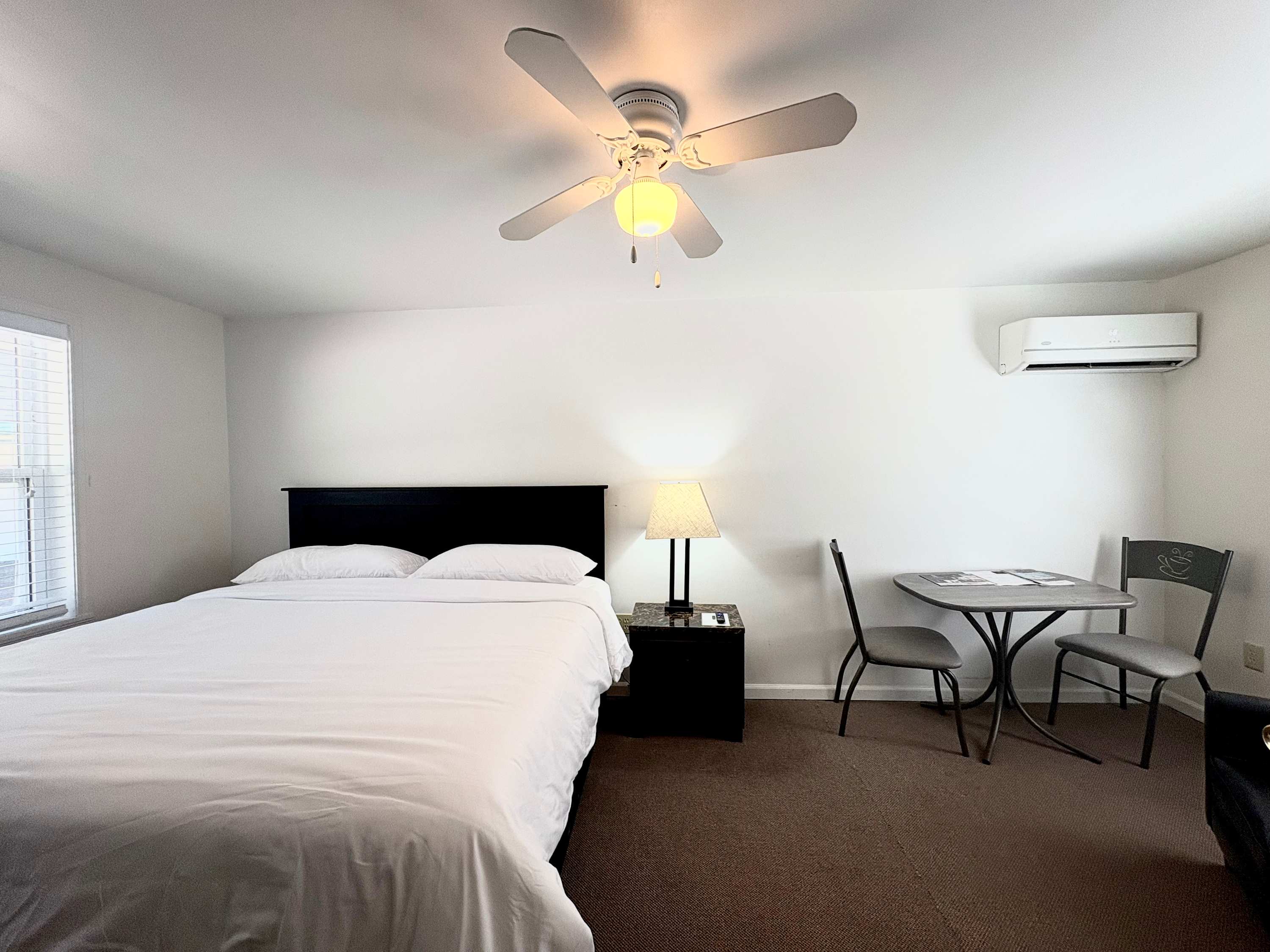 Room 8 at Inland Lakes Motel, Indian River, MI — Indian River, MI — vacation rental