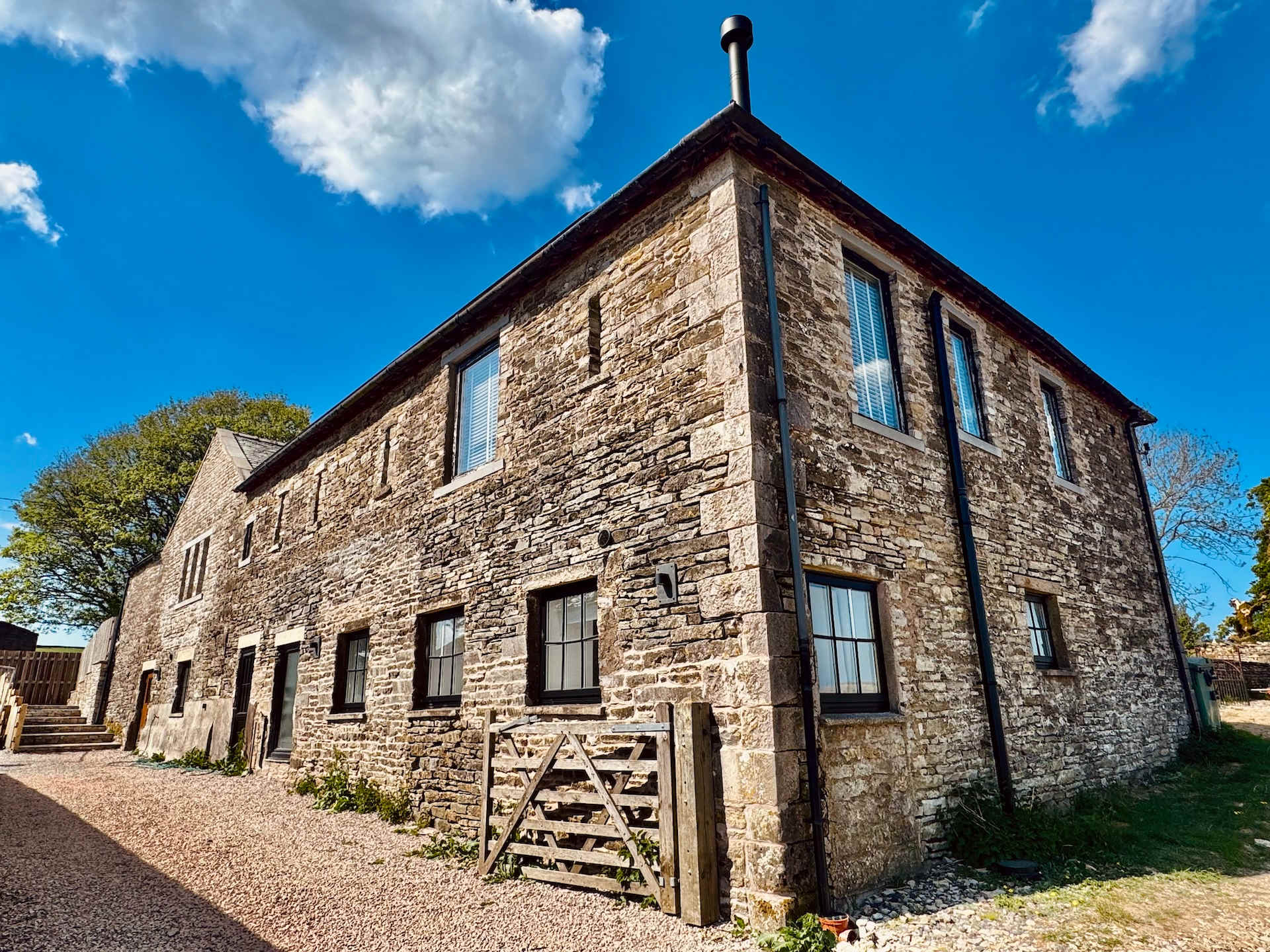 Elegant Stone Barn in Yorkshire Dales - Picture 19