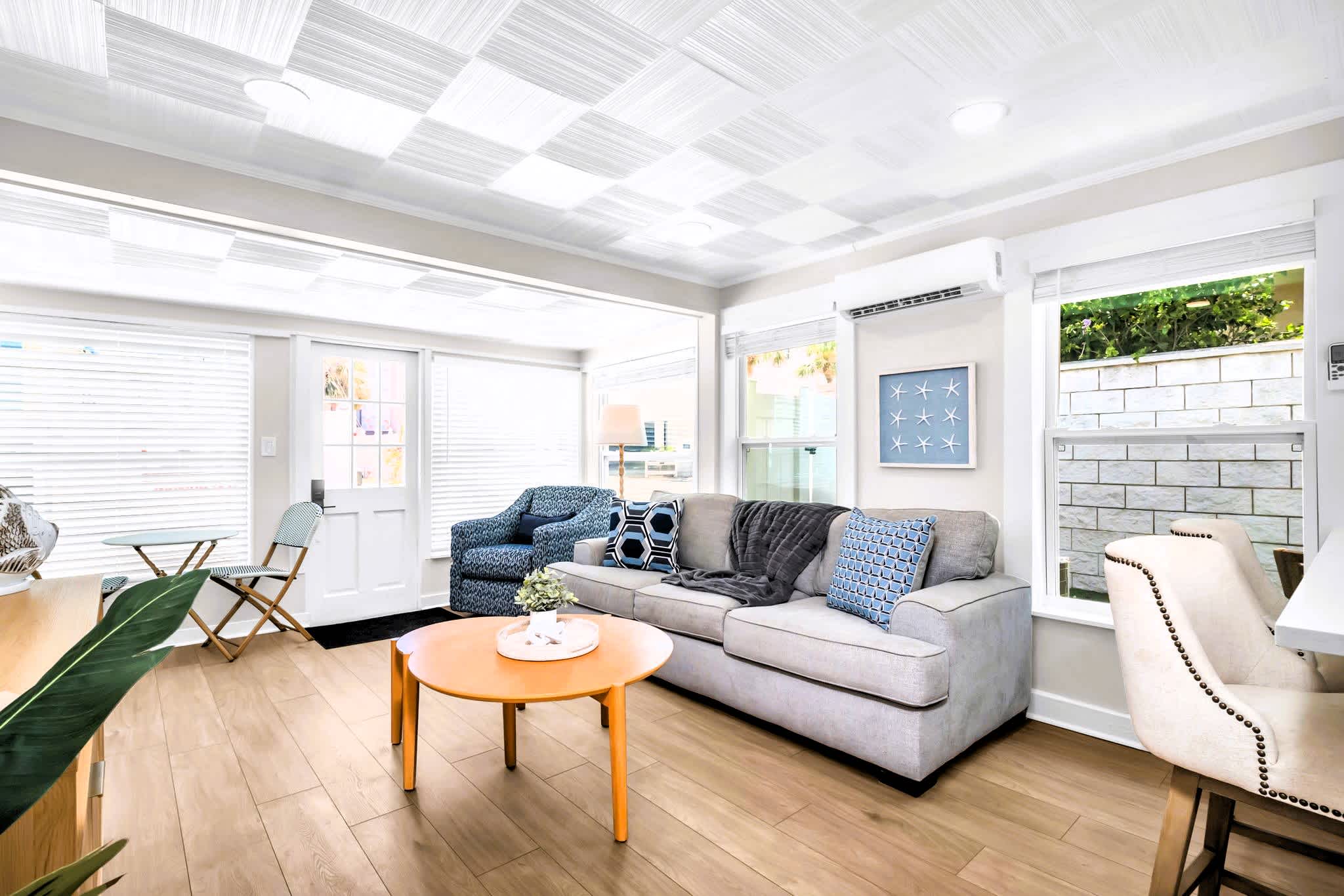 Beach Cottage: Hot Tub, Pets & on Beach Access