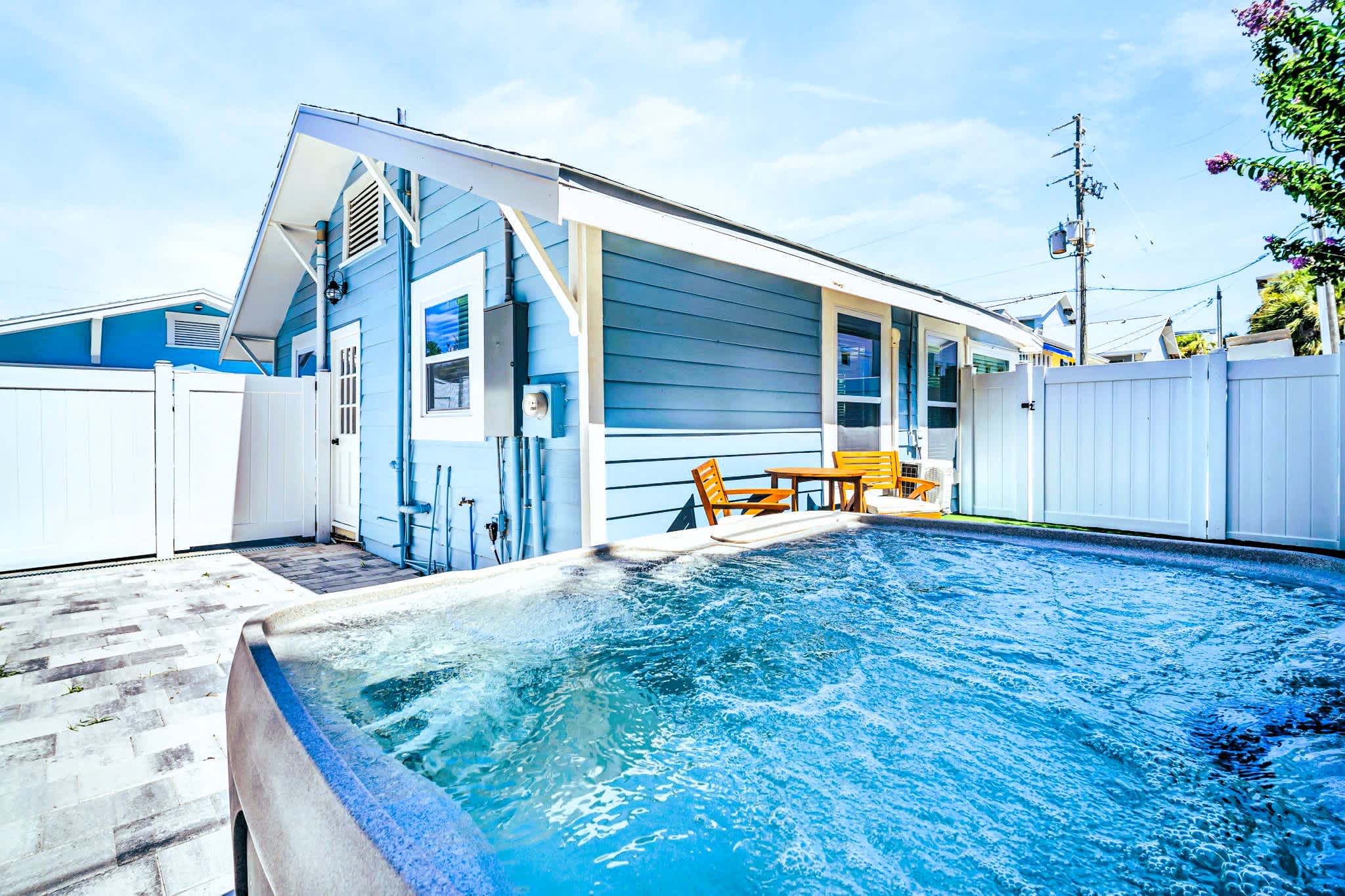 Beach Cottage: Hot Tub, Pets & on Beach Access