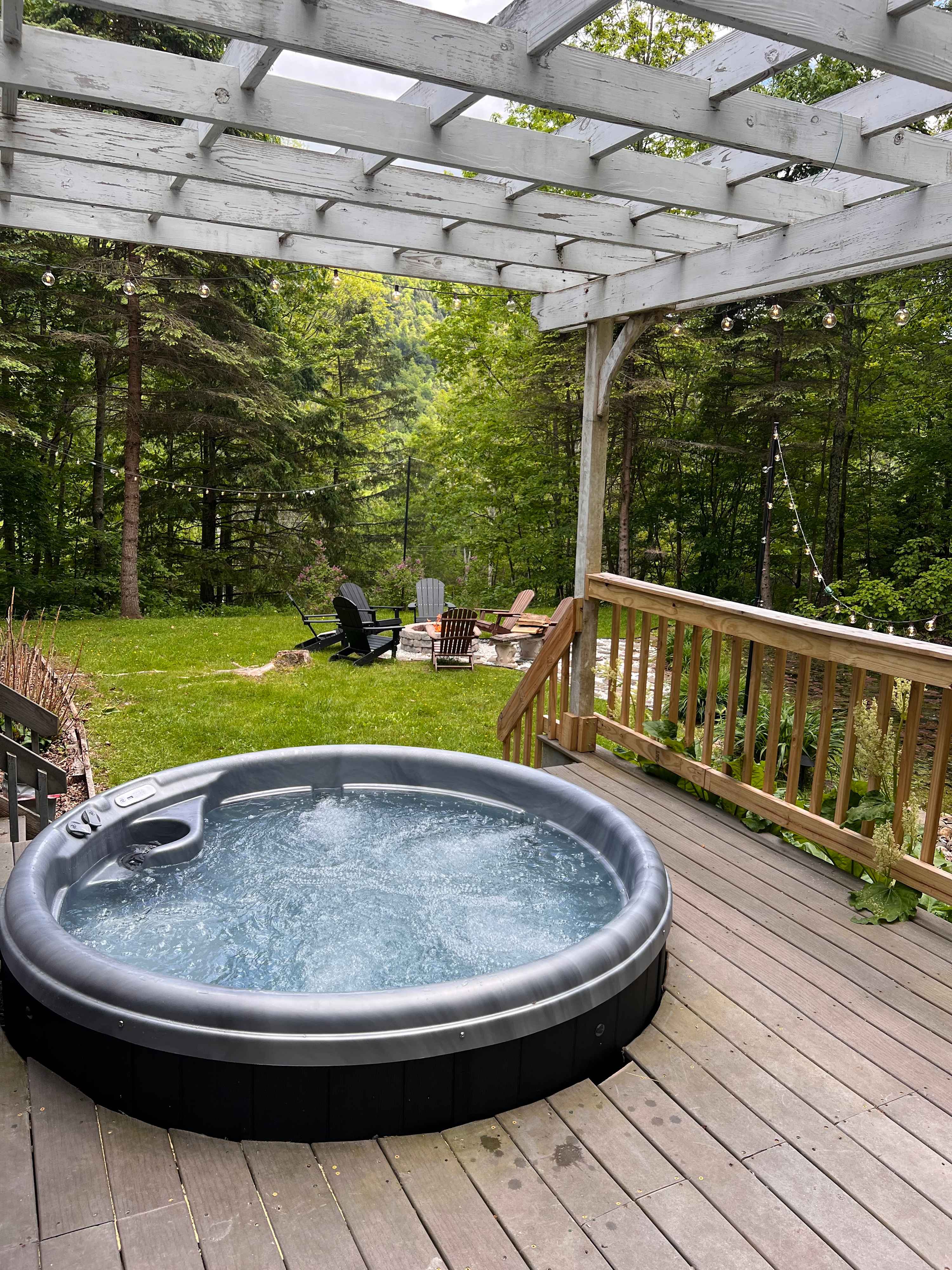 Designer Chalet with Hot Tub and Fire Pit