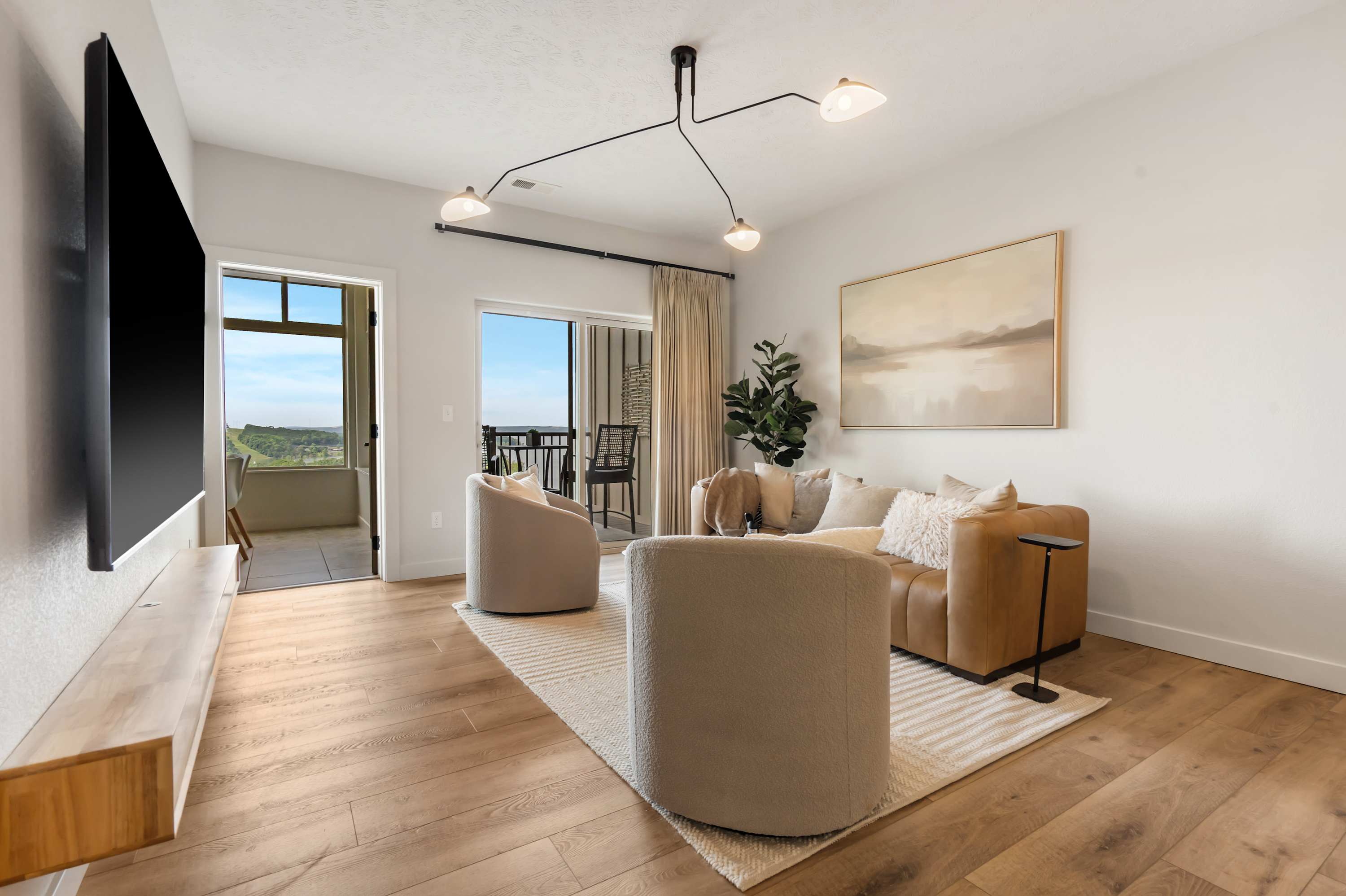 Chill on the Hill with Lake Views!