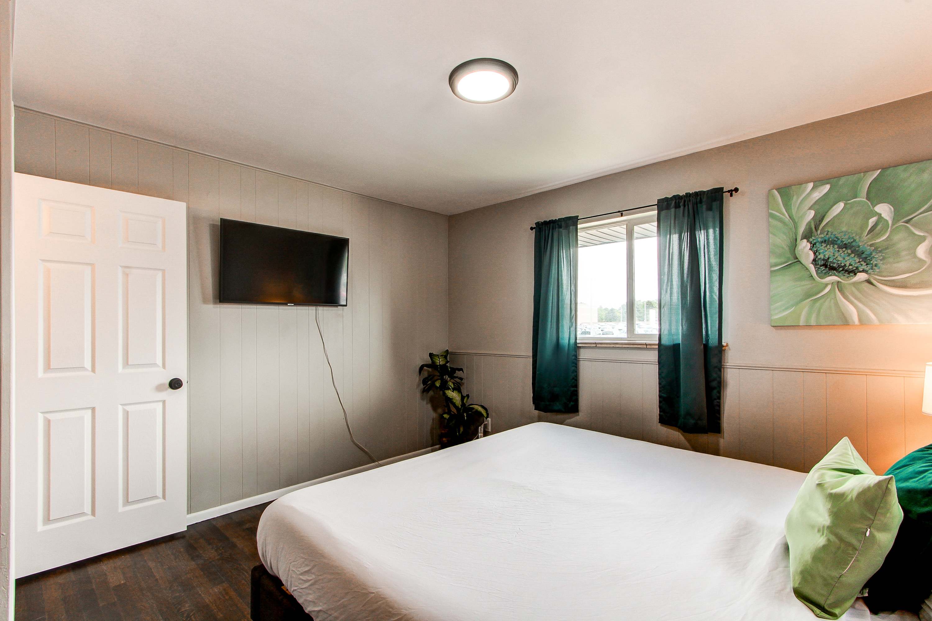 Lovely Littleton Home with Spacious Yard for Families 6