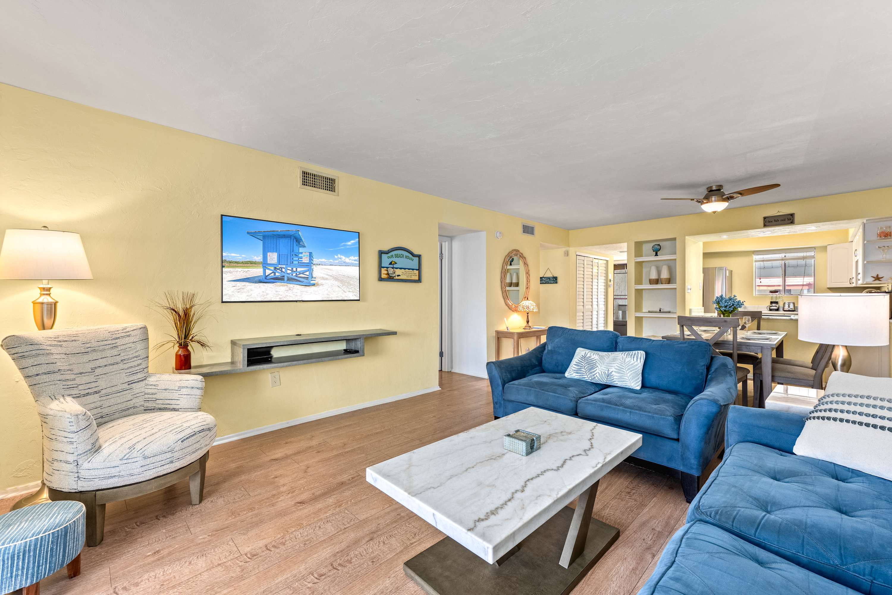 Heated Saltwater Pool And Tennis Courts - Charming Island Oasis - Bradenton Beach, FL